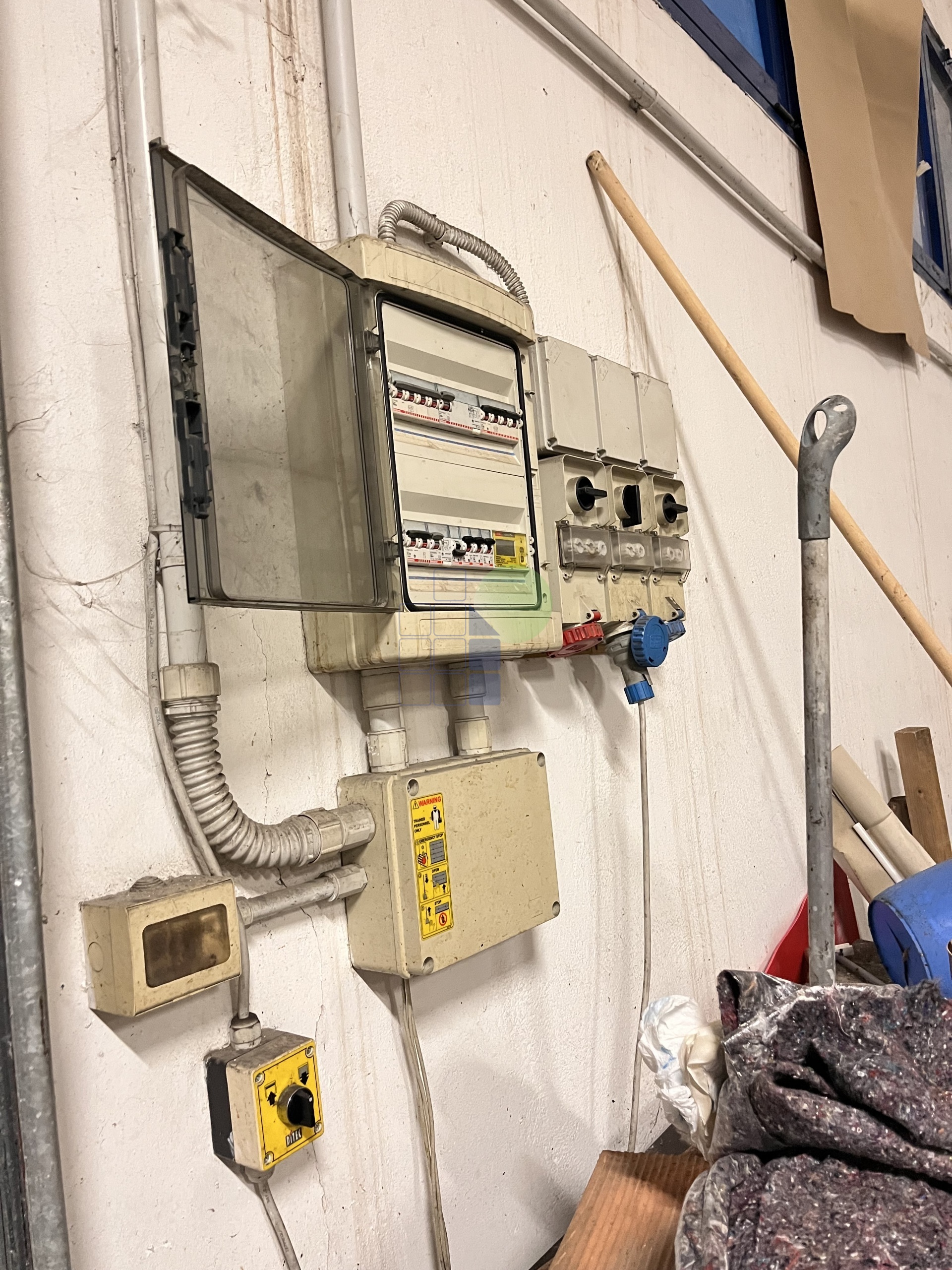 Immagine 11 di Attività artigianale in affitto  in Via L. da Vinci 10 a Livorno