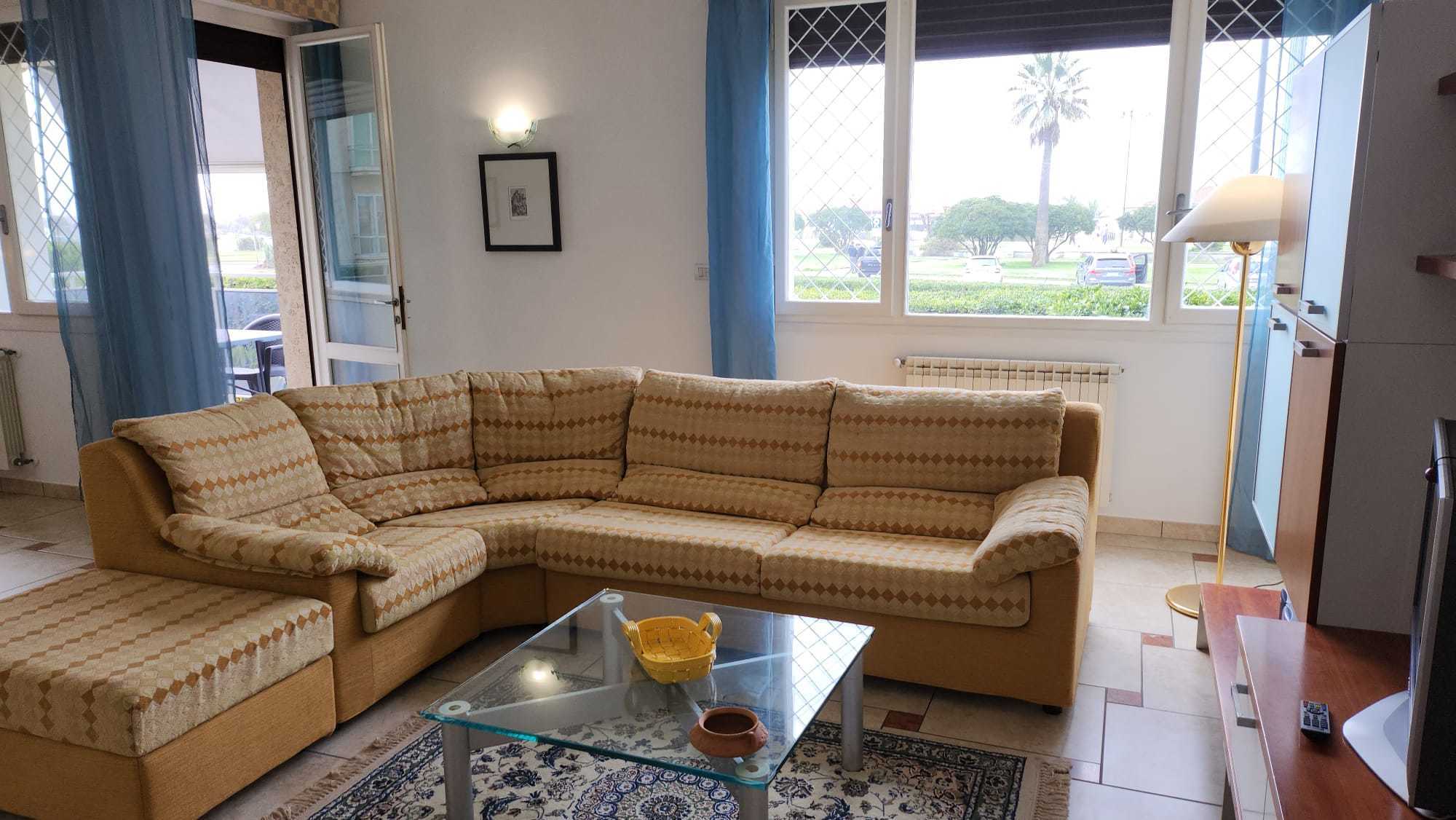 Immagine 16 di Appartamento in vendita  a Viareggio