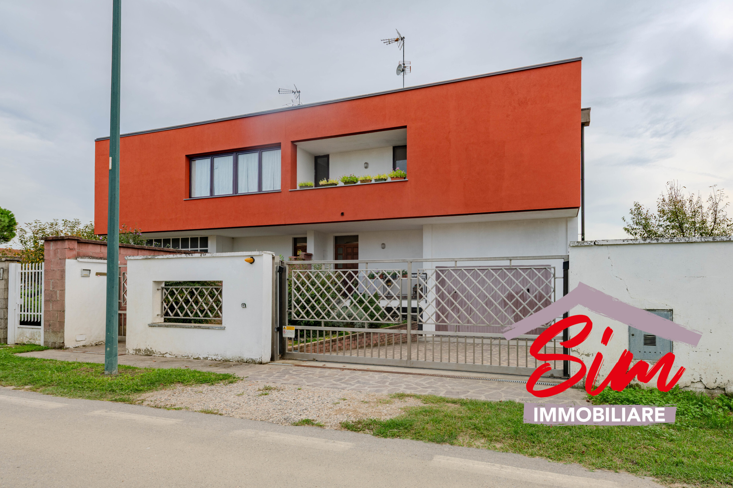 Immagine 4 di Villa in vendita  in Via Roncaglione snc a Casalino