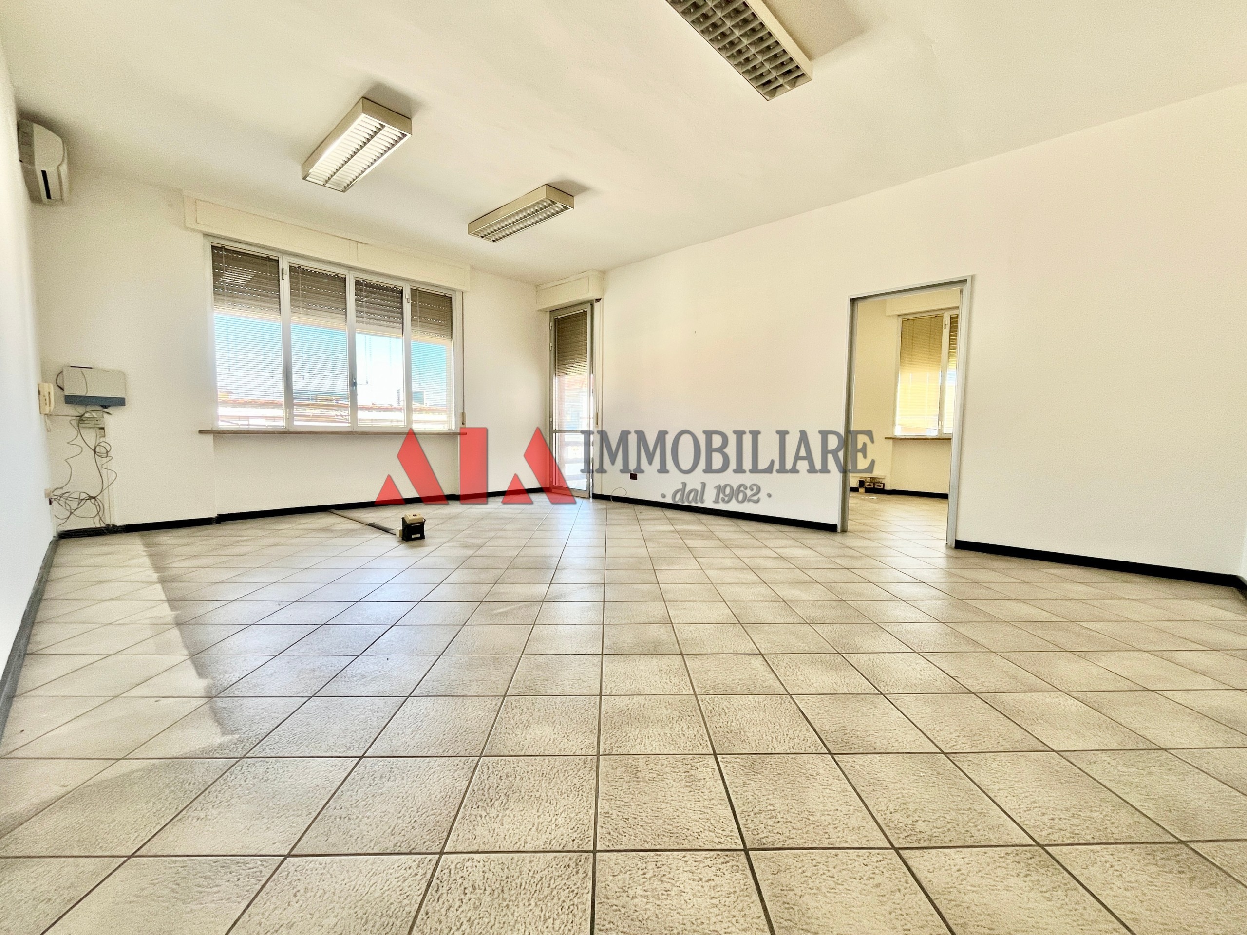 Immagine 9 di Ufficio in affitto  in Via D'acquisto Salvo a Pontedera