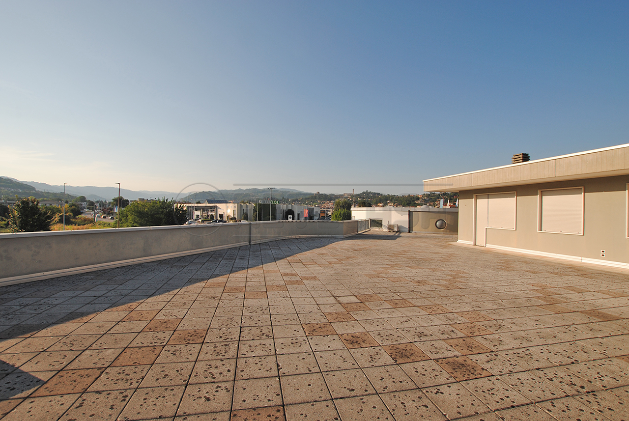 Immagine 11 di Attività artigianale in vendita  in Via del Lavoro 1 a Arzignano