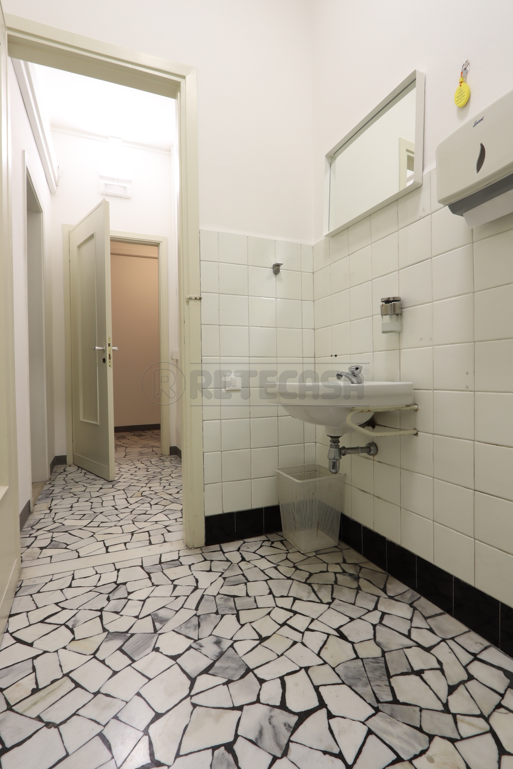 Immagine 24 di Ufficio in affitto  in Viale Milano 56 a Vicenza