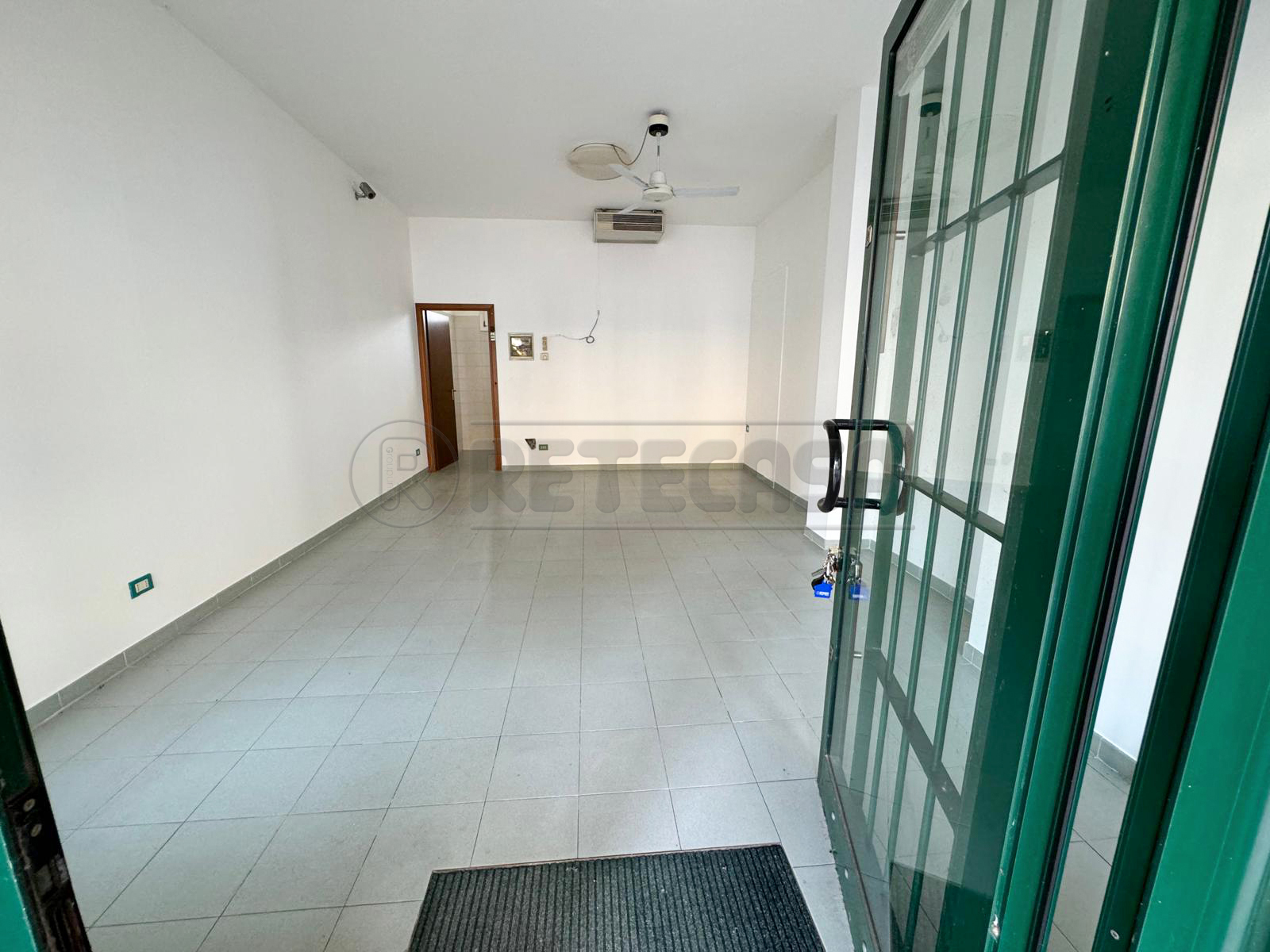 Immagine 6 di Locale commerciale in vendita  in Via Monte Lungo a Arcugnano