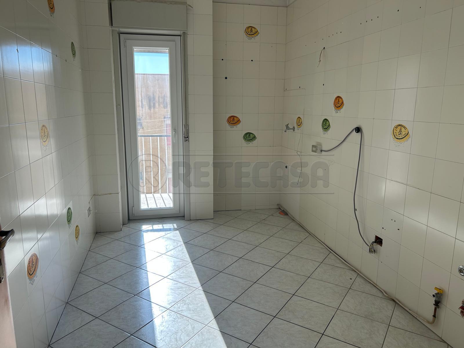 Immagine 5 di Quadrilocale in vendita  in via Tricomi 11 a Caltanissetta