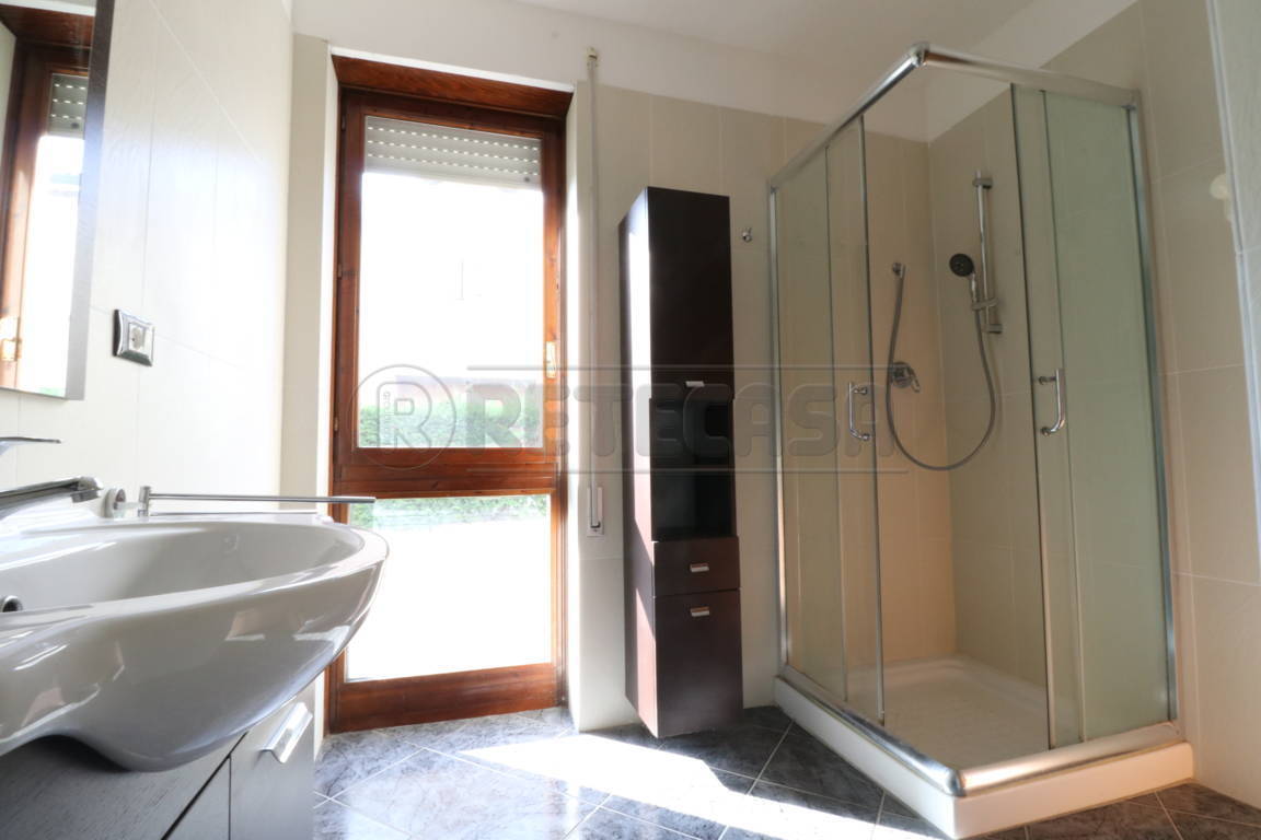 Immagine 14 di Bilocale in vendita  a Terre Del Reno