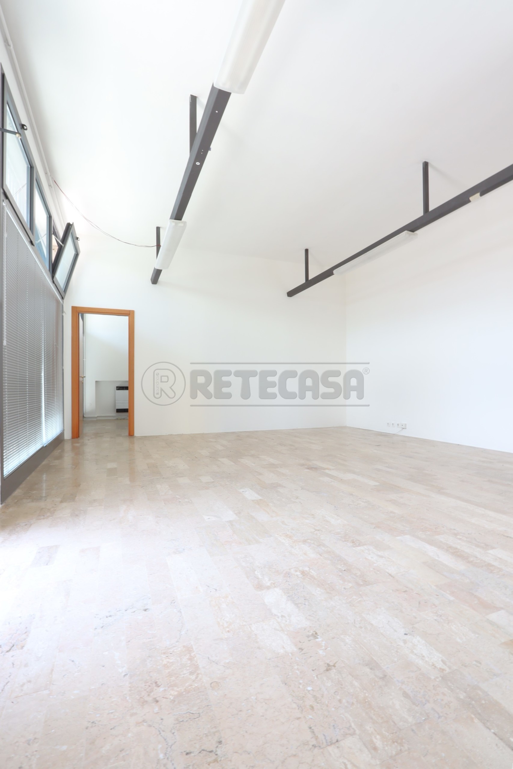 Immagine 5 di Locale commerciale in affitto  in Via San Gaetano a Longare