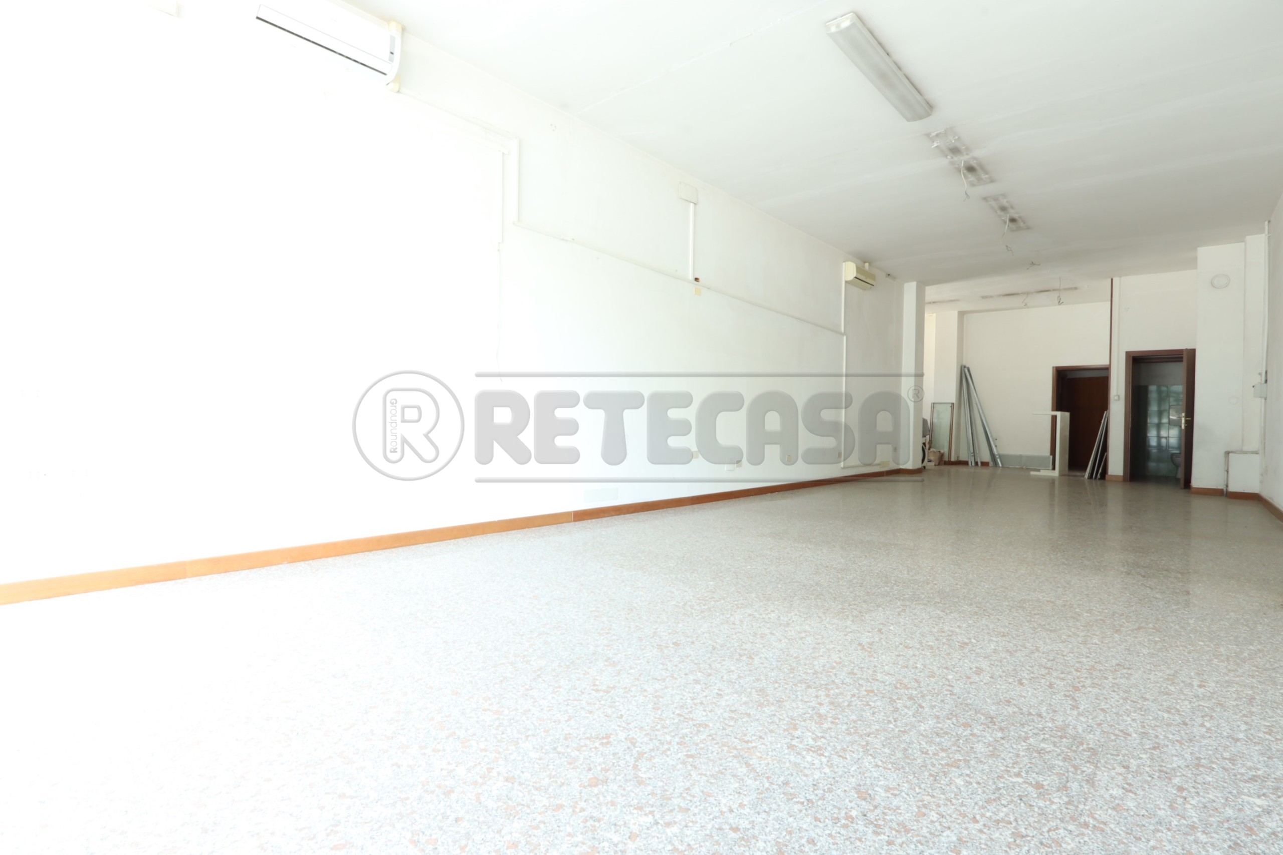 Immagine 20 di Locale commerciale in vendita  in Viale Giuseppe Verdi 32 a Vicenza