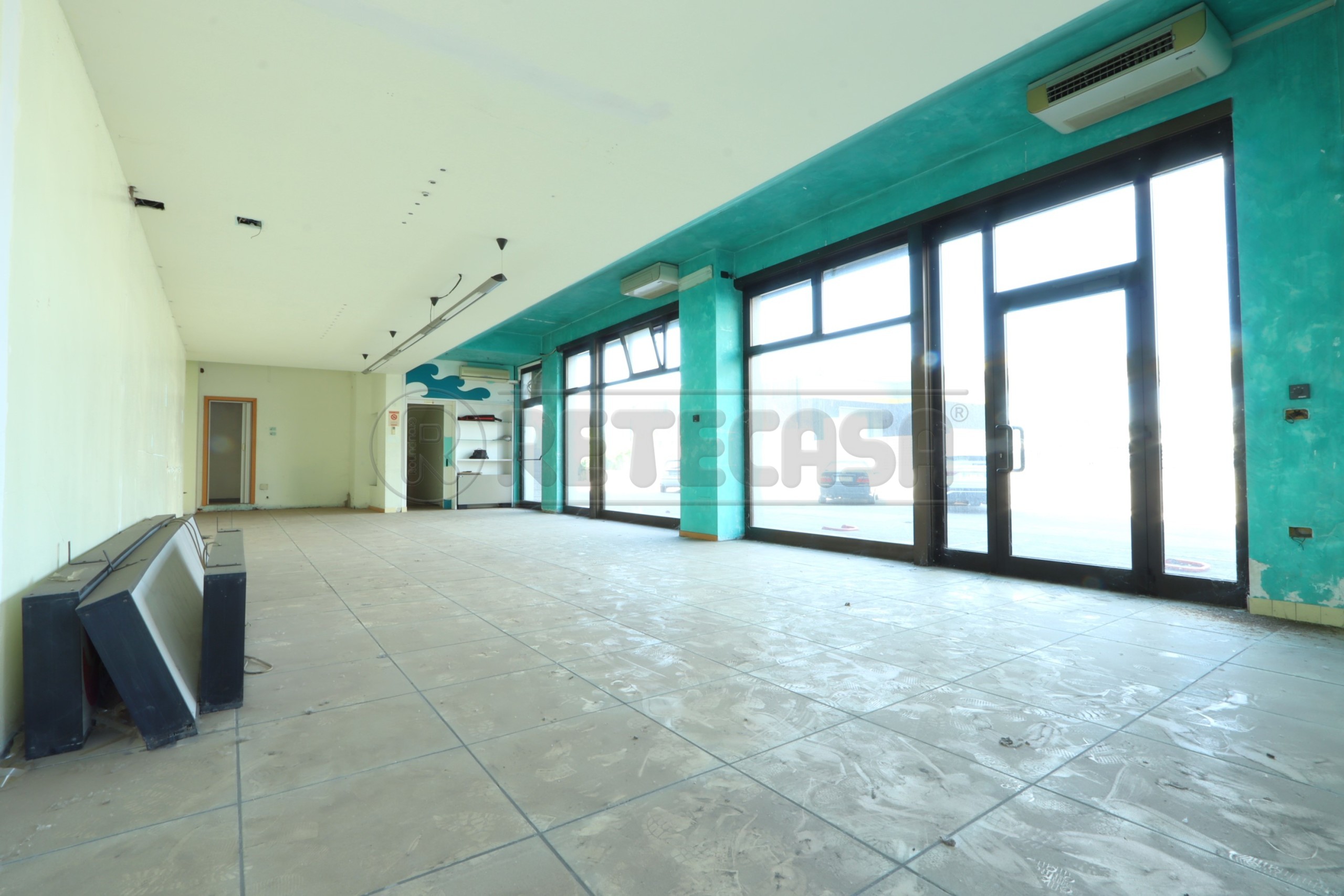 Immagine 2 di Locale commerciale in vendita  in Viale Giuseppe Verdi 32 a Vicenza