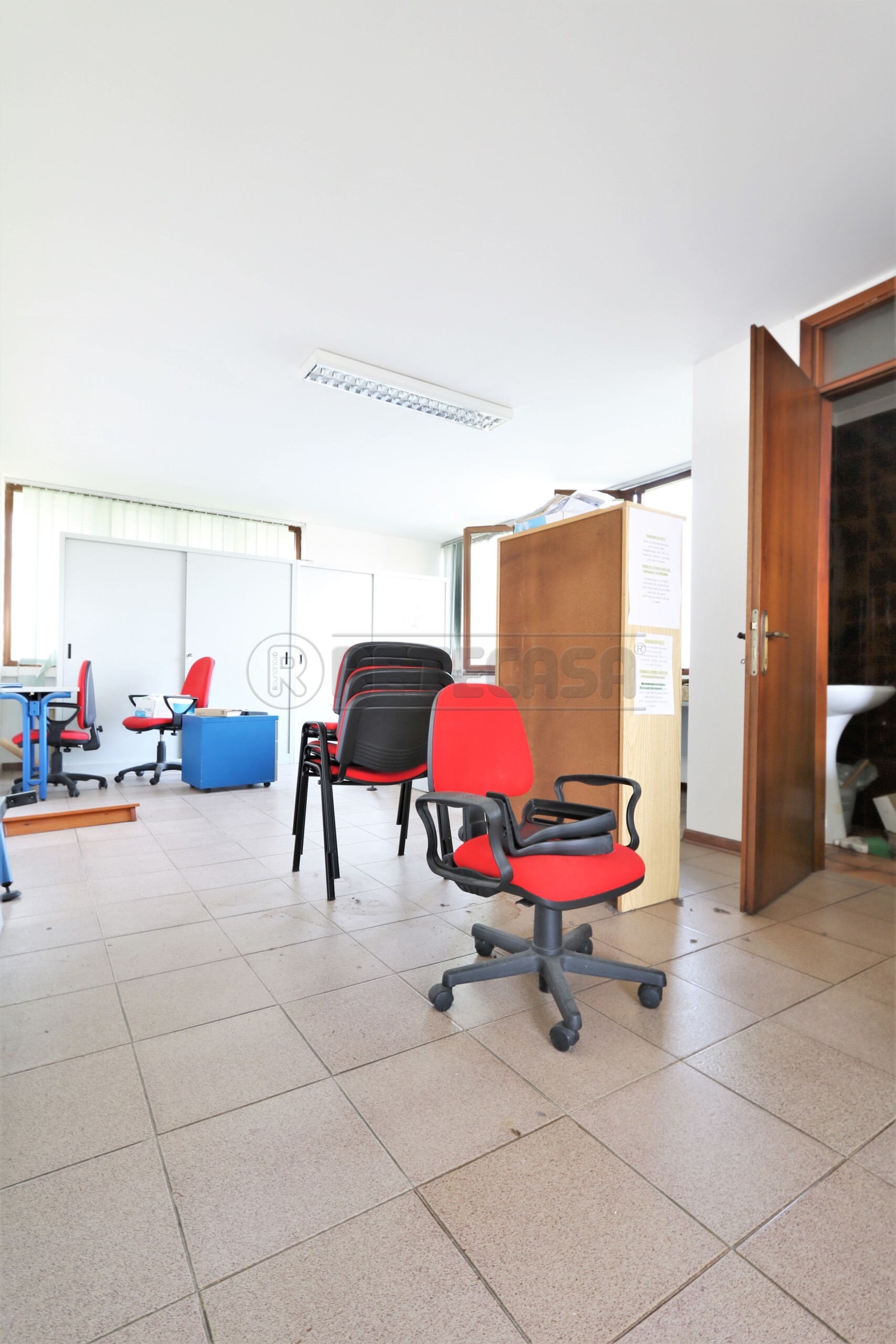 Immagine 5 di Ufficio in affitto  a Camisano Vicentino