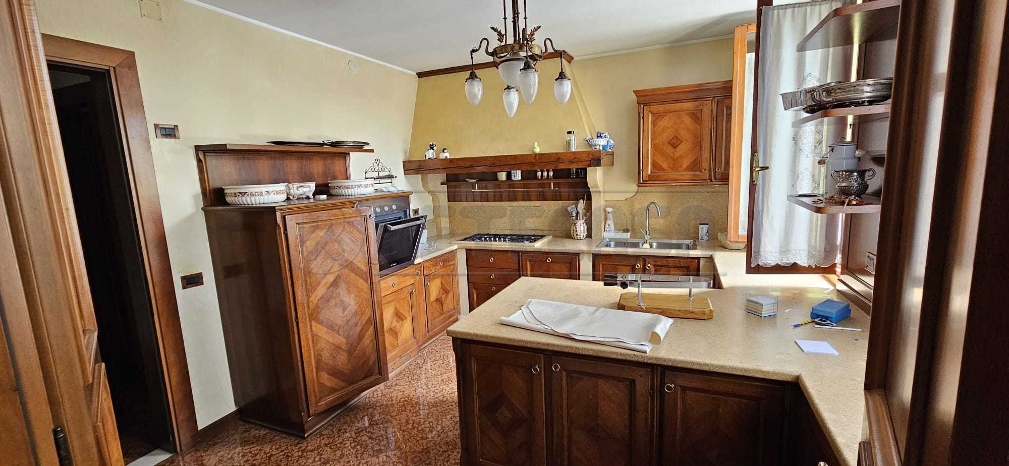 Immagine 9 di Villa in vendita  a Mirano