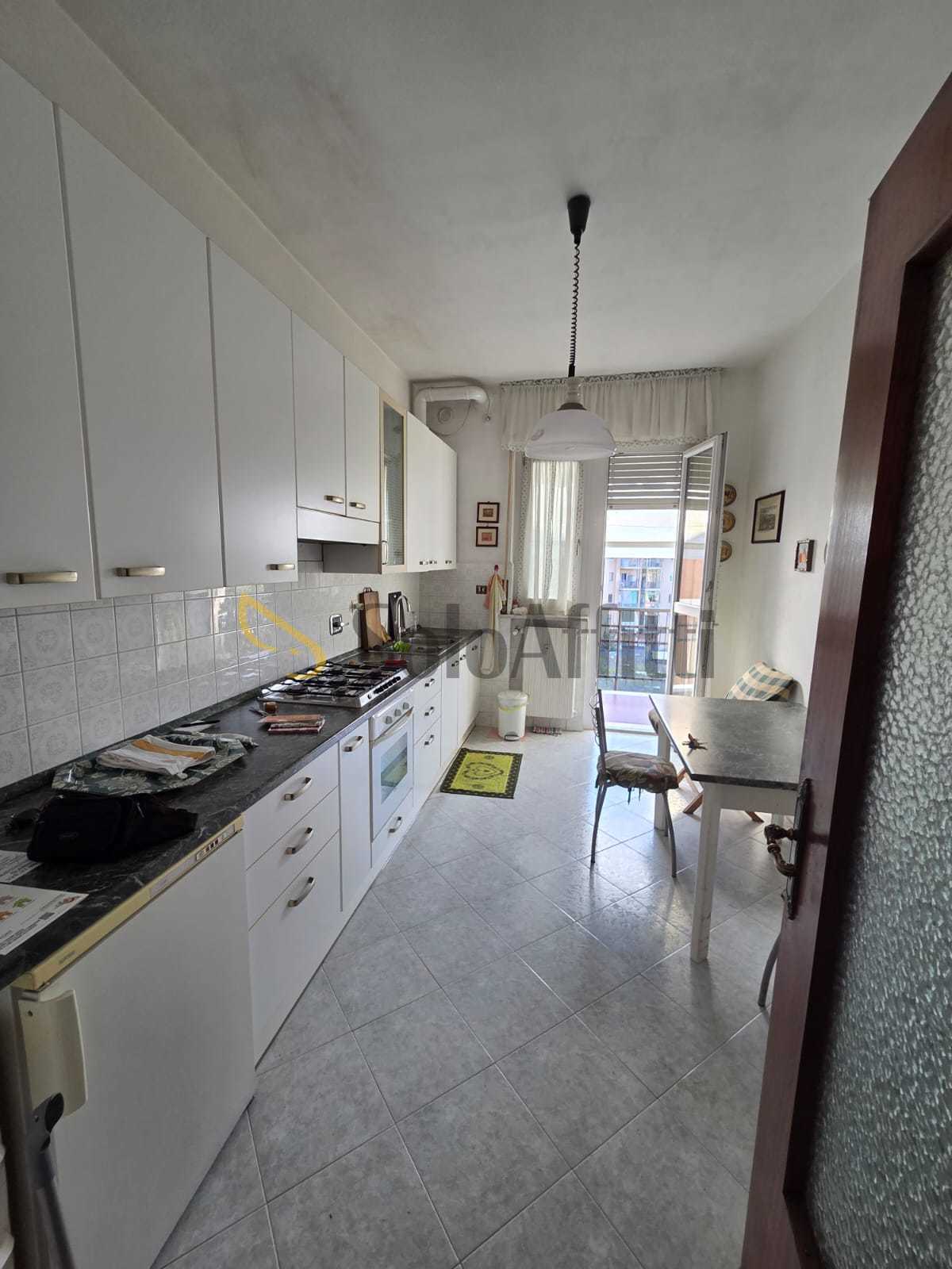 Immagine 1 di Quadrilocale in affitto  in Via Fratelli Fornaca a Torino