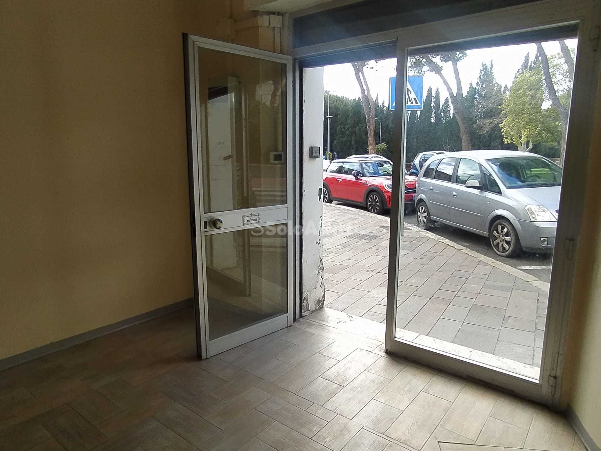 Immagine 5 di Locale commerciale in affitto  in Piazza Giulio Briccialdi a Terni