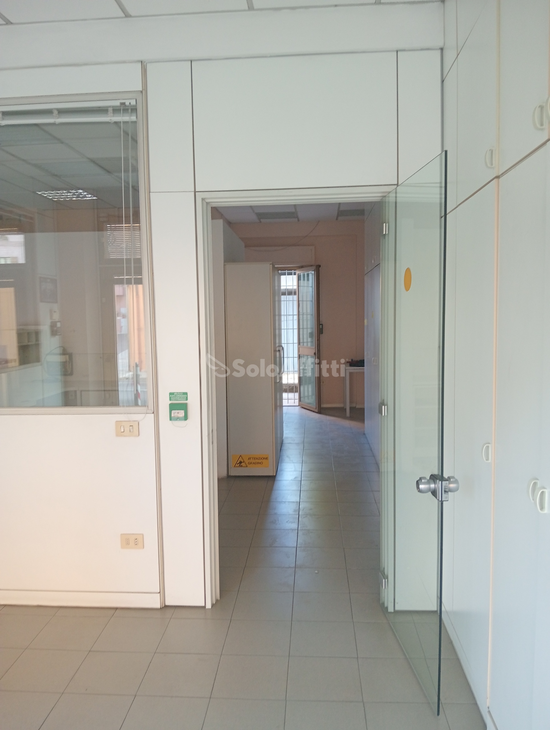 Immagine 5 di Ufficio in affitto  a Falconara Marittima