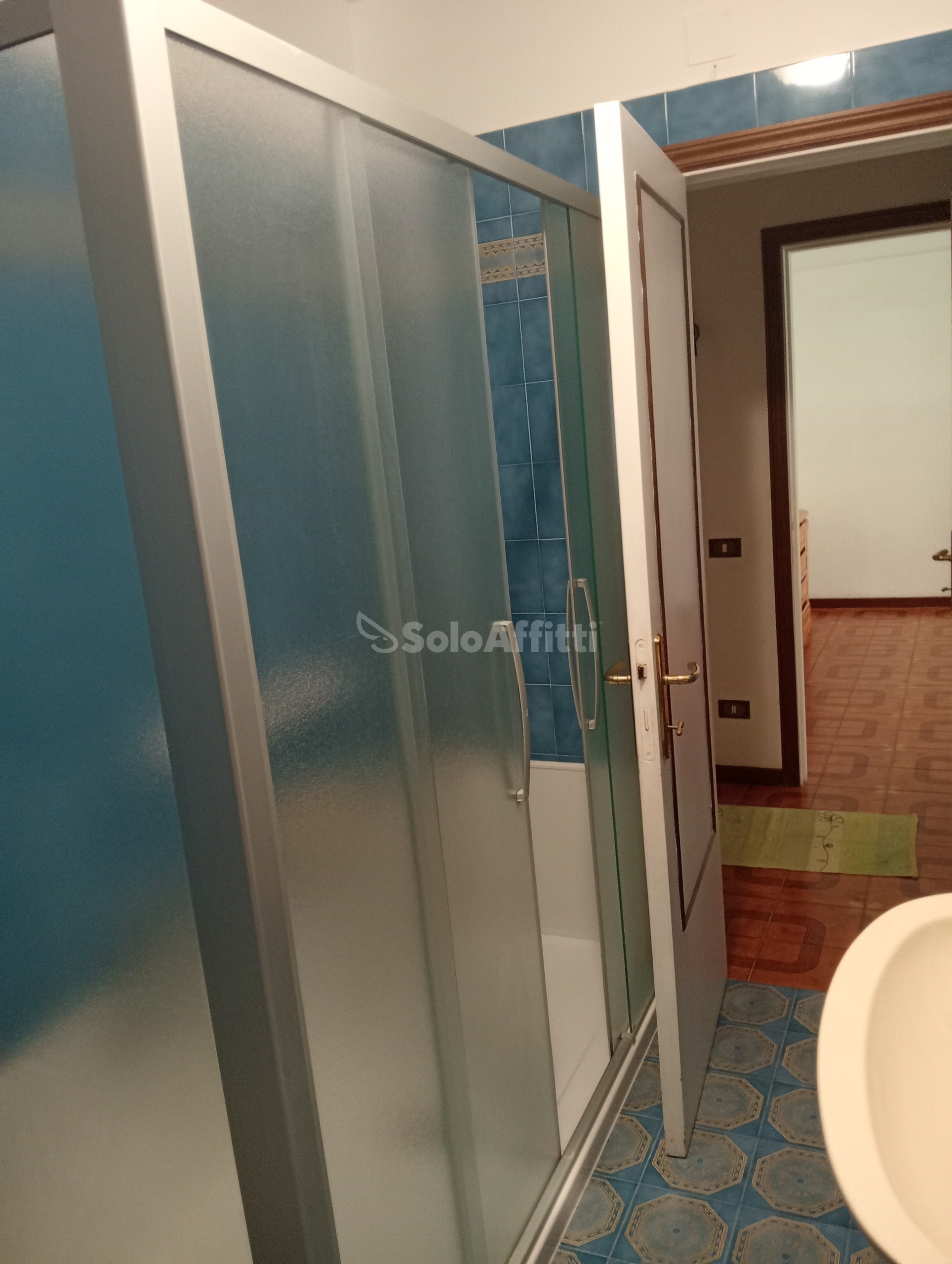 Immagine 11 di Bilocale in affitto  a Falconara Marittima