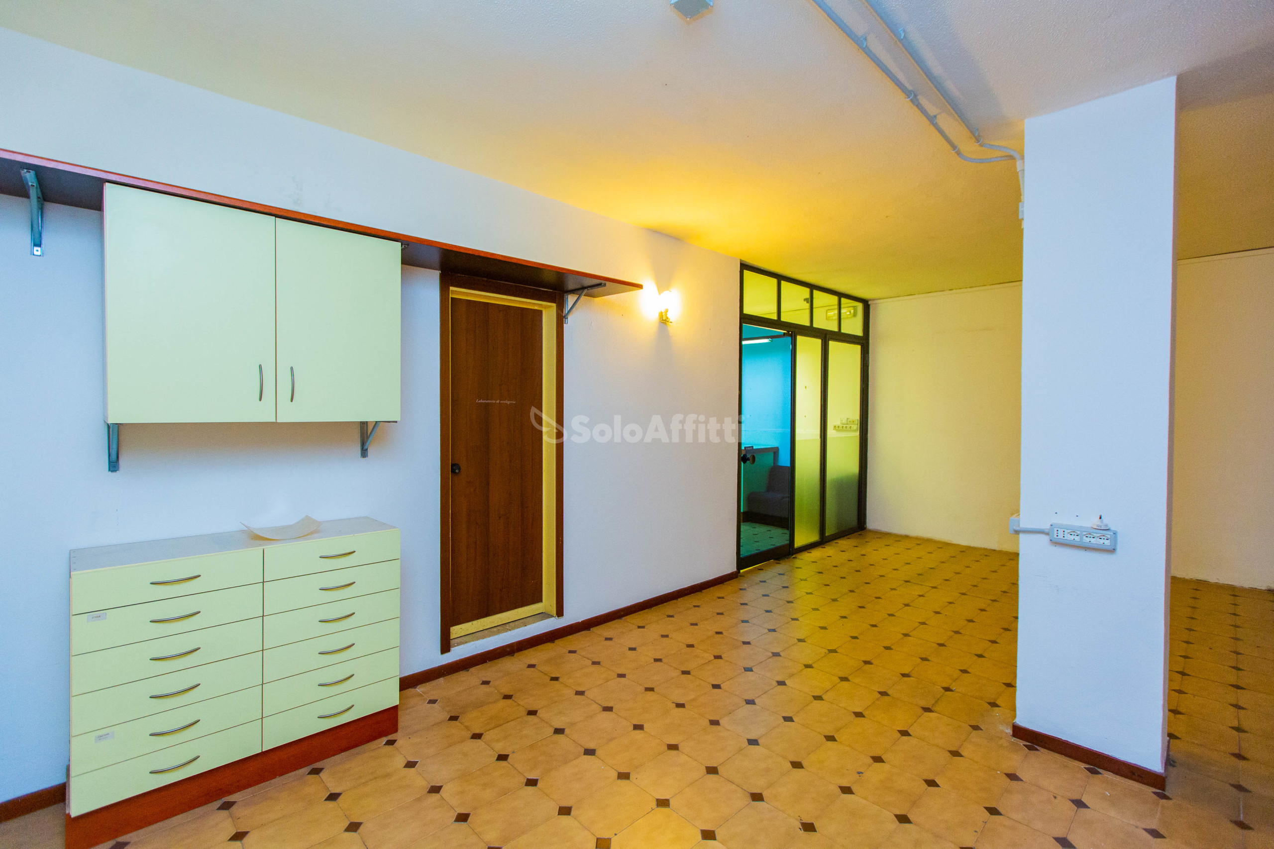 Immagine 15 di Locale commerciale in affitto  in Viale Lombardia 14 a Busto Arsizio