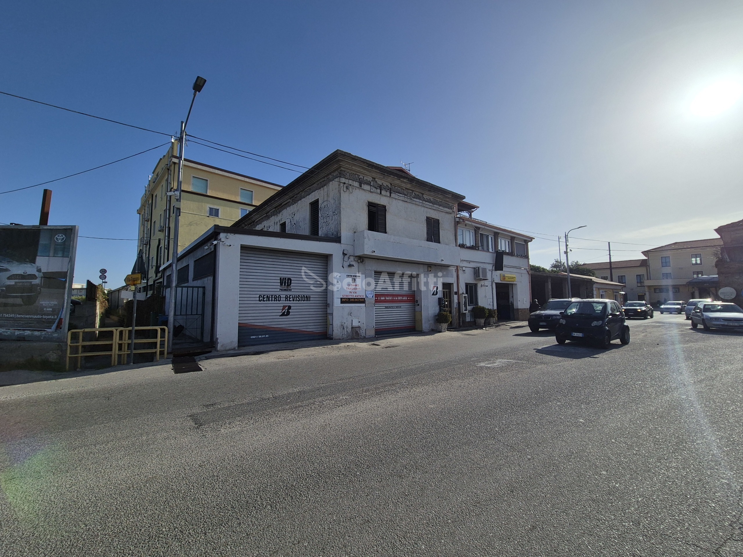 Immagine 6 di Locale commerciale in affitto  in Via Nazionale 145 a Catanzaro