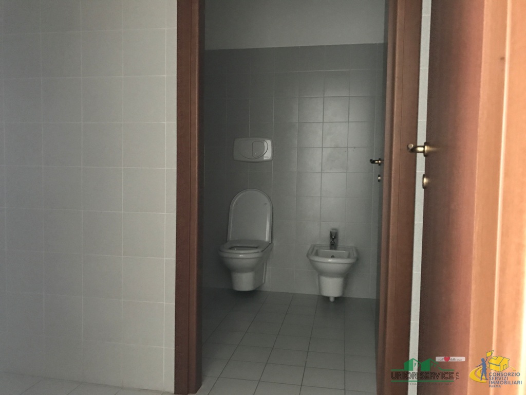 Immagine 8 di Locale commerciale in vendita  in via del giardinetto 6/d a Collecchio