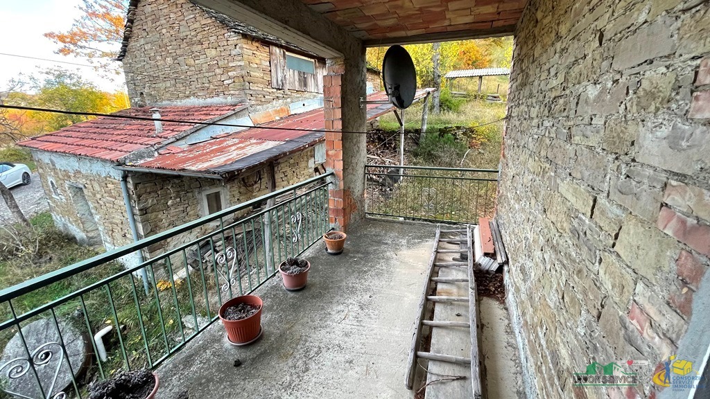 Immagine 27 di Rustico / casale in vendita  in pessola casa gasparone 81 a Varsi