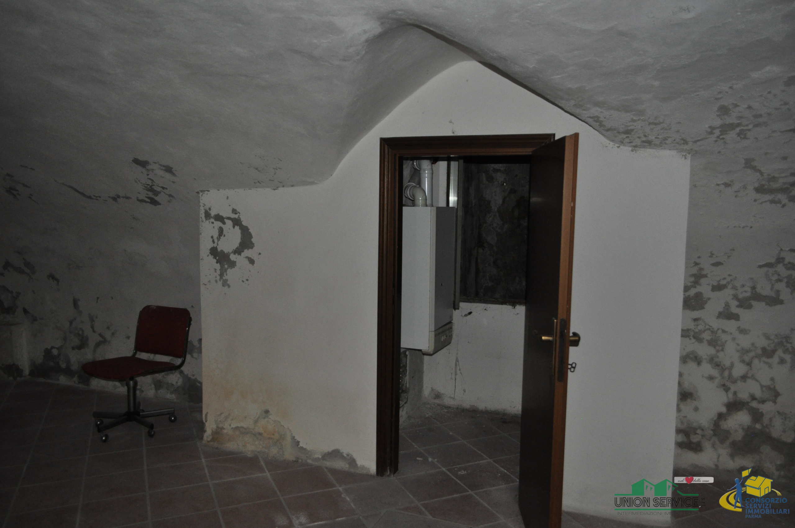 Immagine 19 di Ufficio in vendita  in Vicolo San Tiburzio a Parma