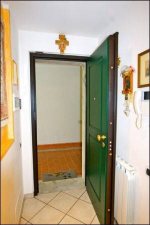 Immagine 12 di Trilocale in vendita  a Lerici