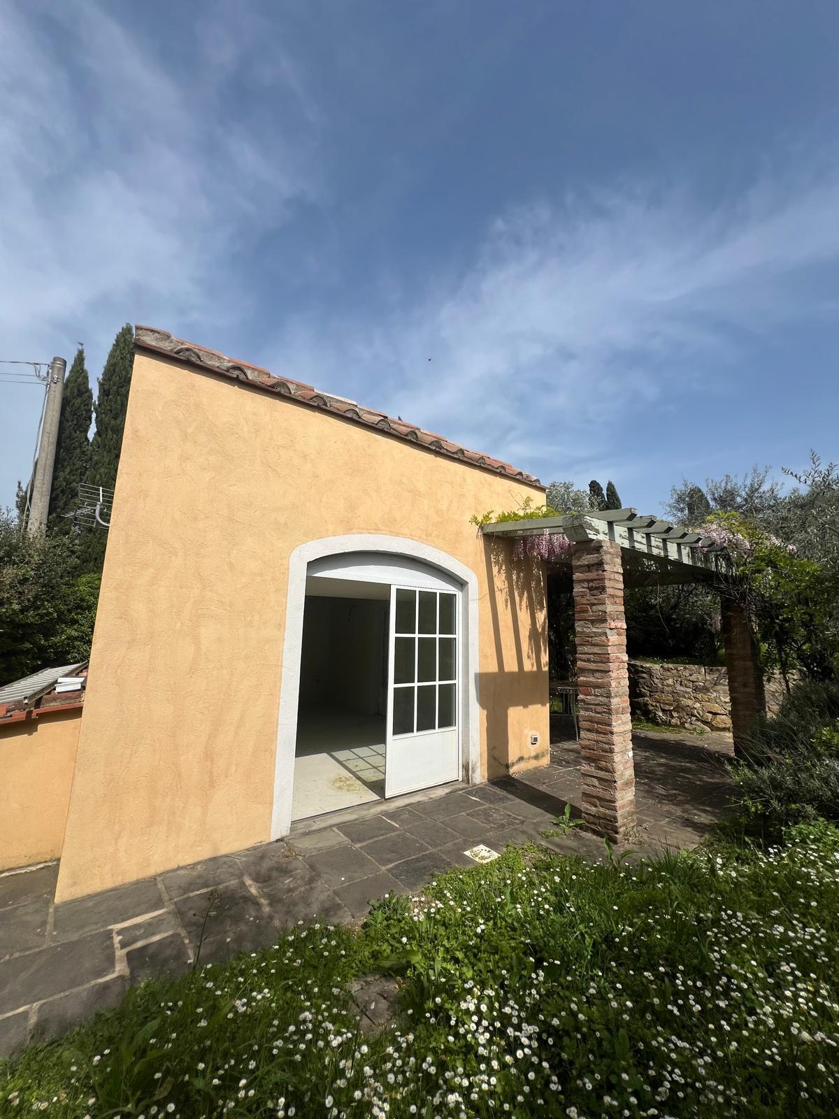 Immagine 77 di Porzione di casa in vendita  in Via di Vingone a Scandicci