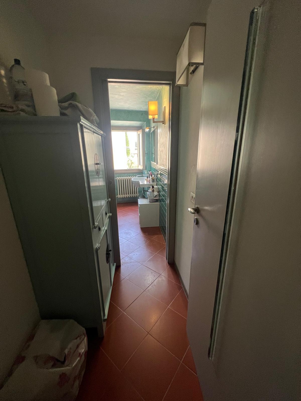 Immagine 47 di Porzione di casa in vendita  in Via di Vingone a Scandicci