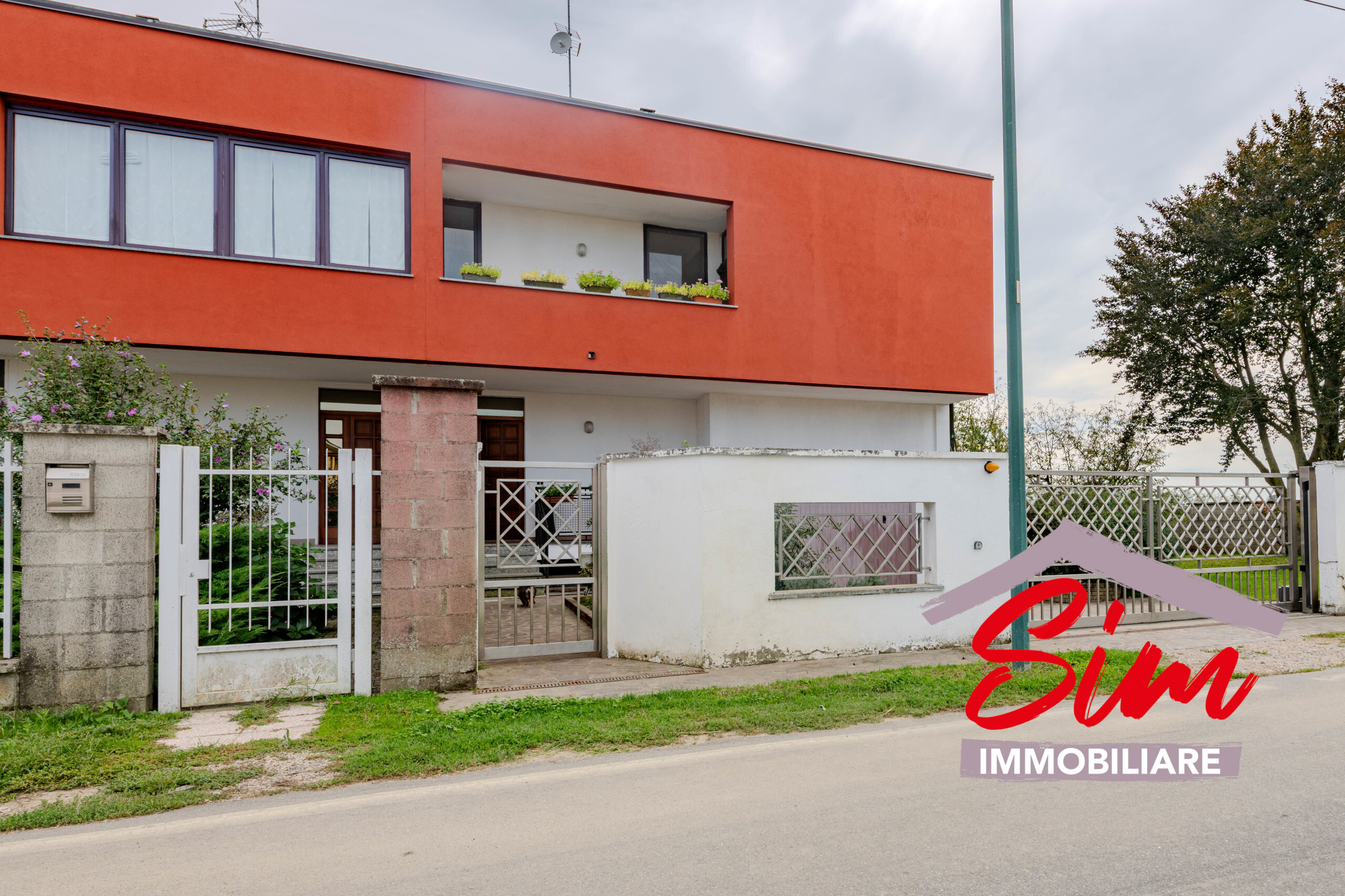 Immagine 3 di Villa in vendita  in Via Roncaglione snc a Casalino