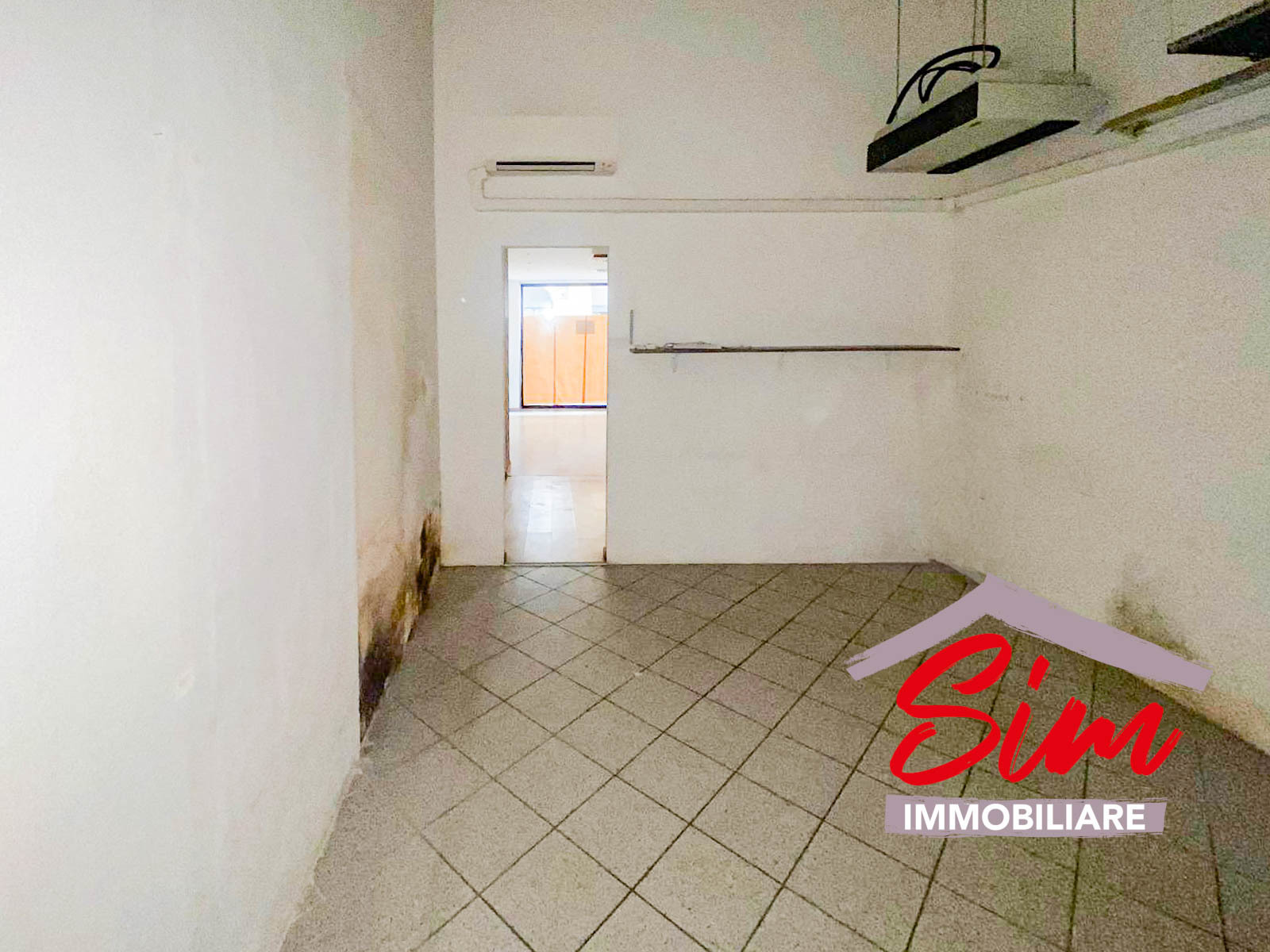 Immagine 24 di Locale commerciale in affitto  in c.so Italia snc a Novara