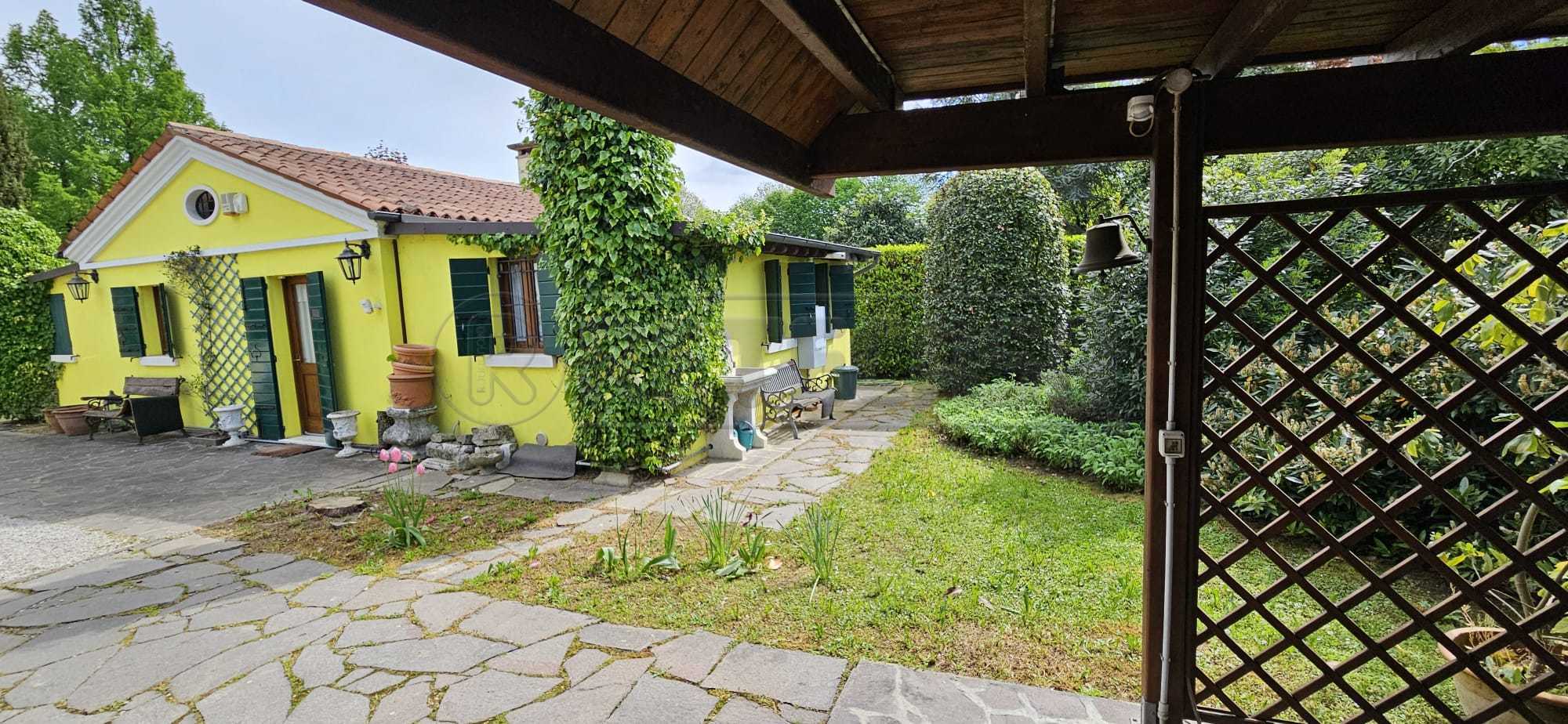 Immagine 69 di Villa in vendita  a Mirano