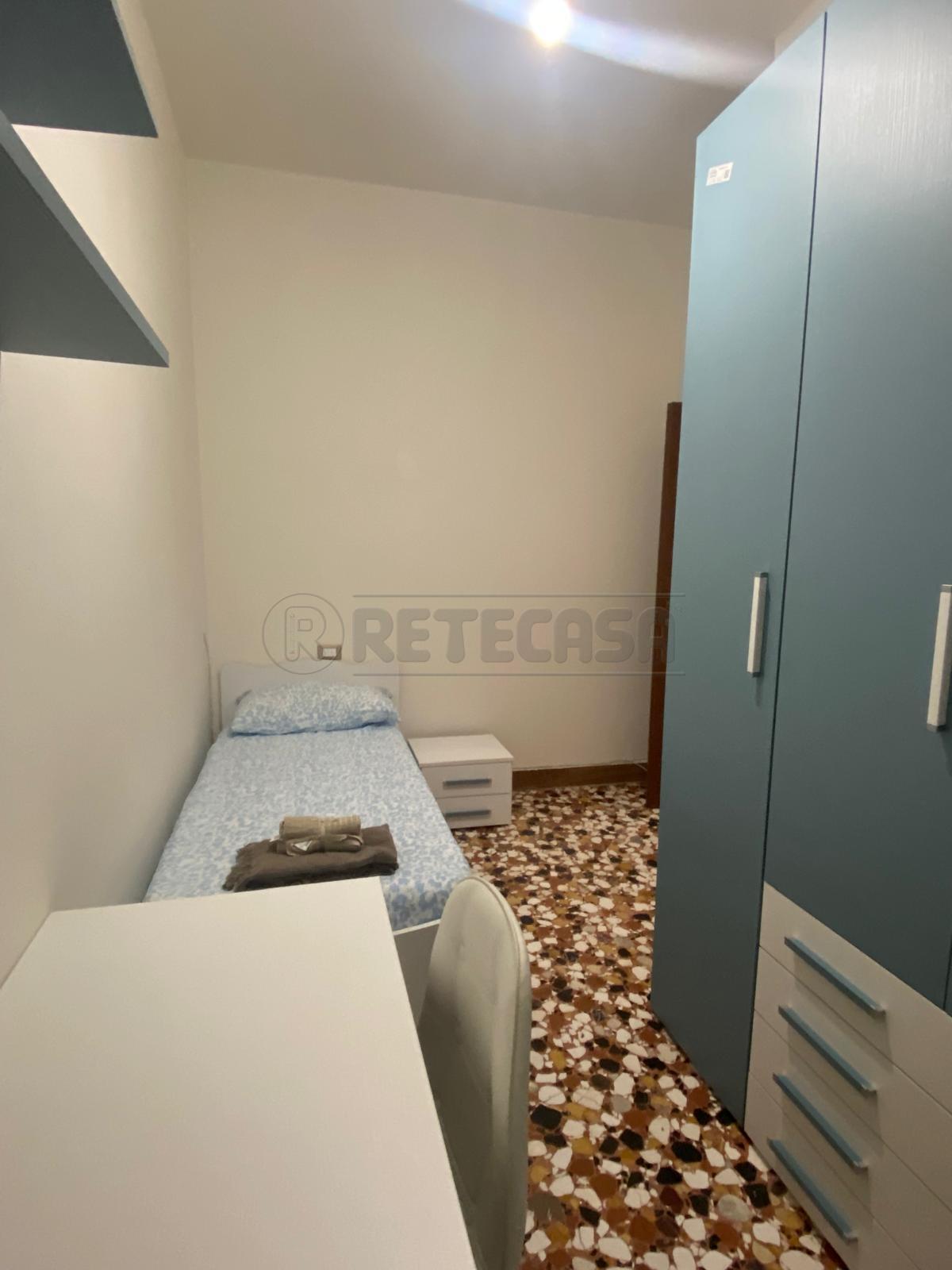 Immagine 7 di Stanza singola in affitto  in Corso Padova a Vicenza