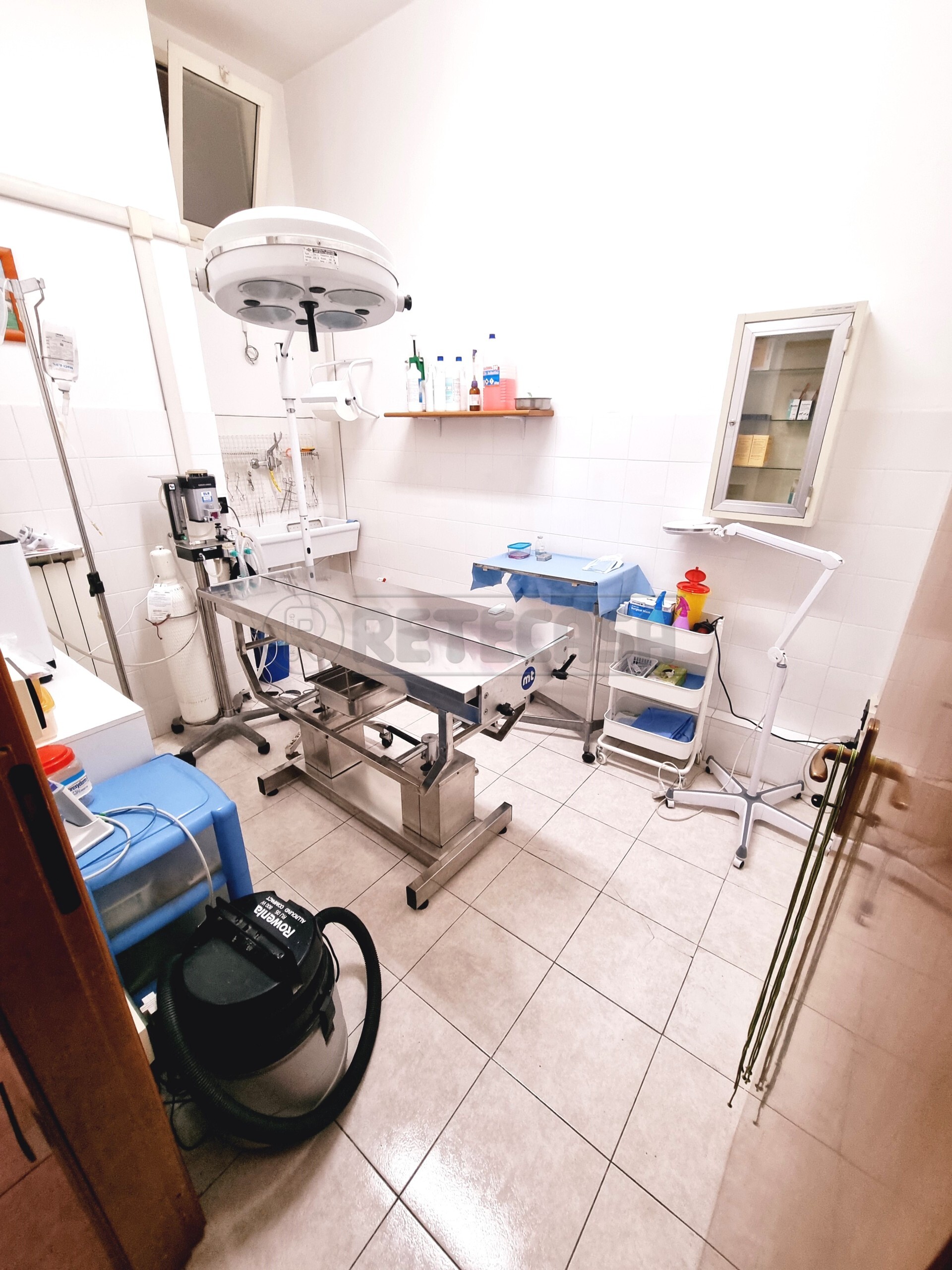 Immagine 3 di Locale commerciale in vendita  a Pescara