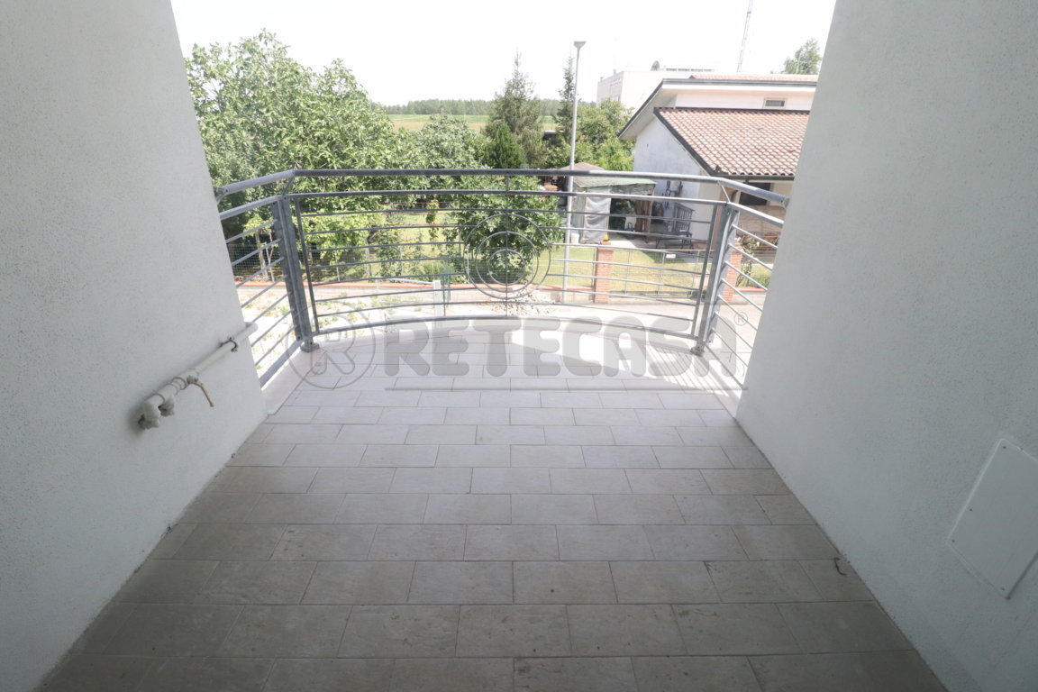 Immagine 4 di Bilocale in vendita  a Bondeno