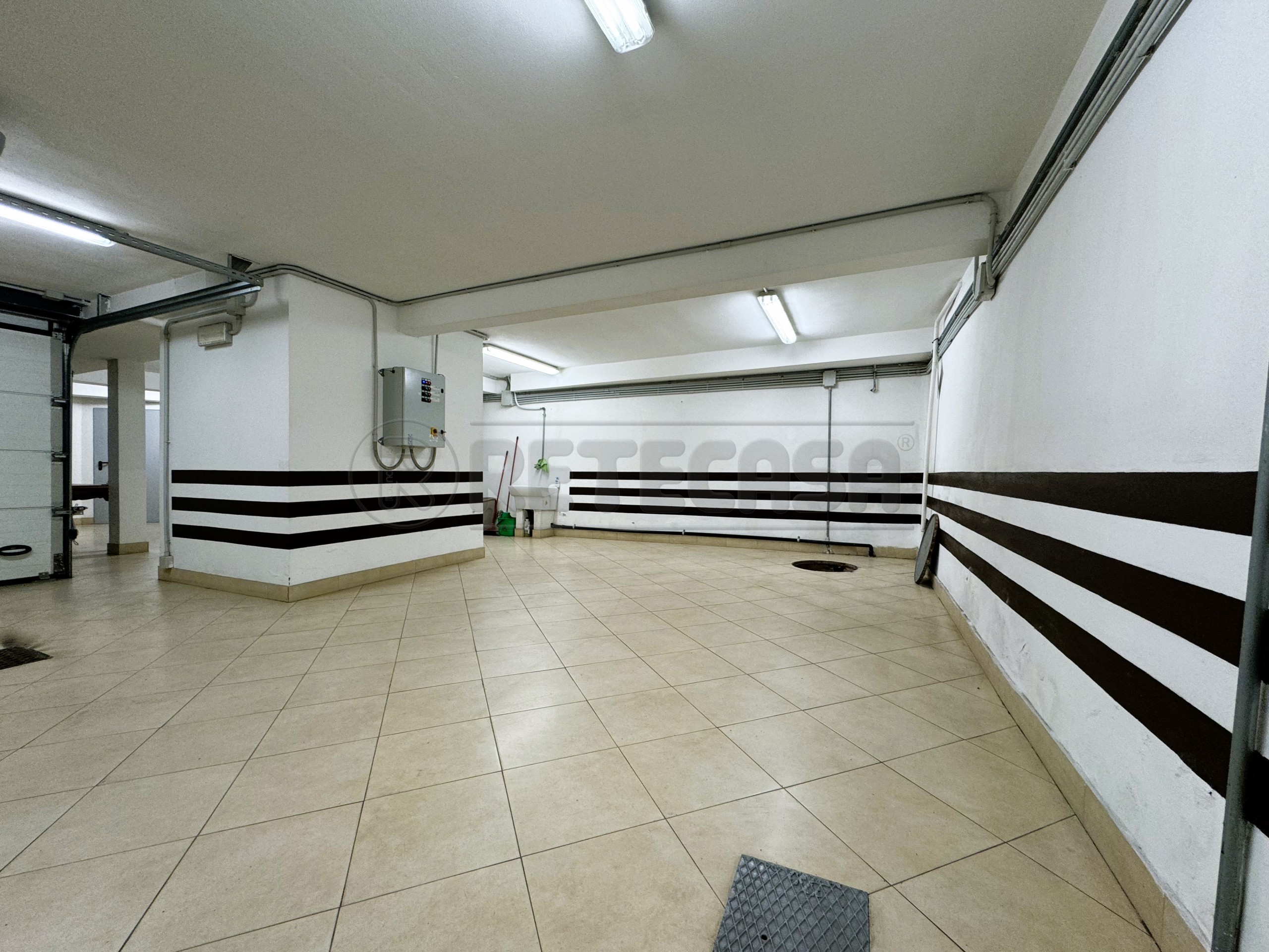 Immagine 6 di Garage in vendita  in Riviera San Benedetto 30 a Padova