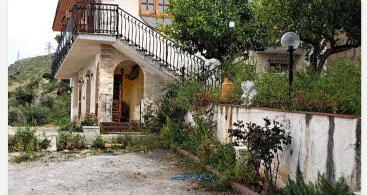 Immagine 3 di Villa in vendita  in Strada Statale 113, Snc a Termini Imerese