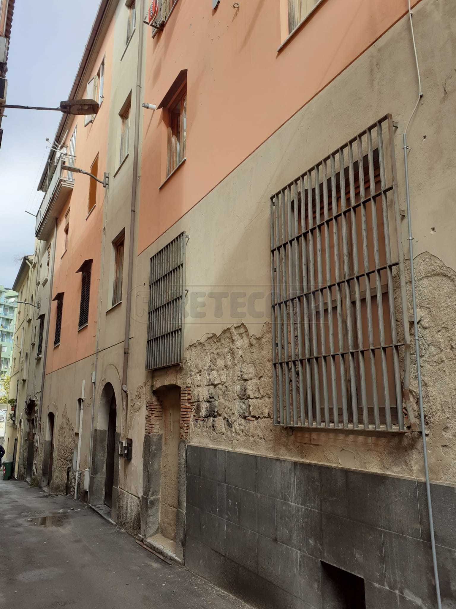 Immagine 11 di Trilocale in vendita  in via Ugo Pepe 4 a Salerno