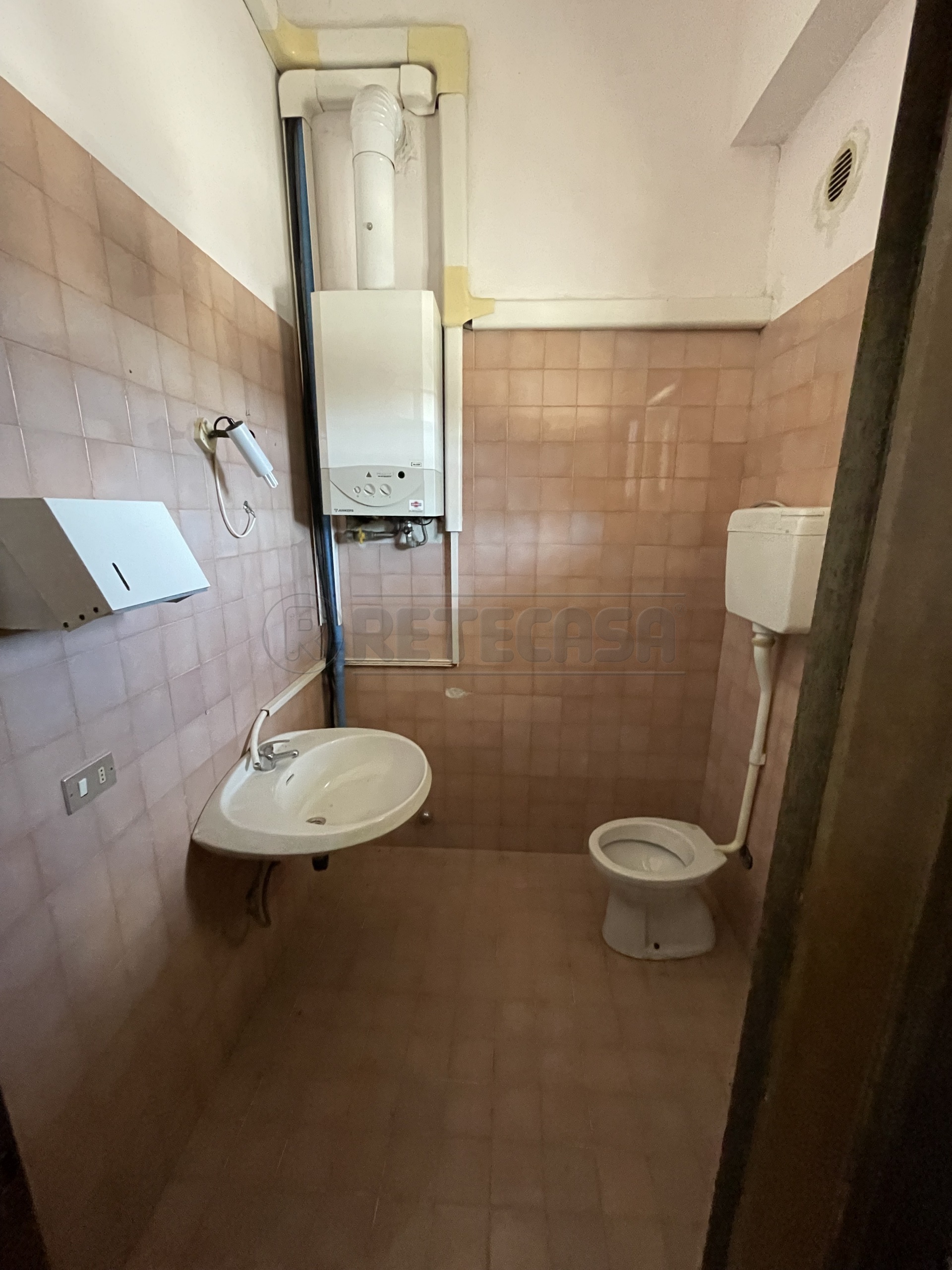 Immagine 39 di Locale commerciale in vendita  in Viale Giuseppe Verdi 32 a Vicenza