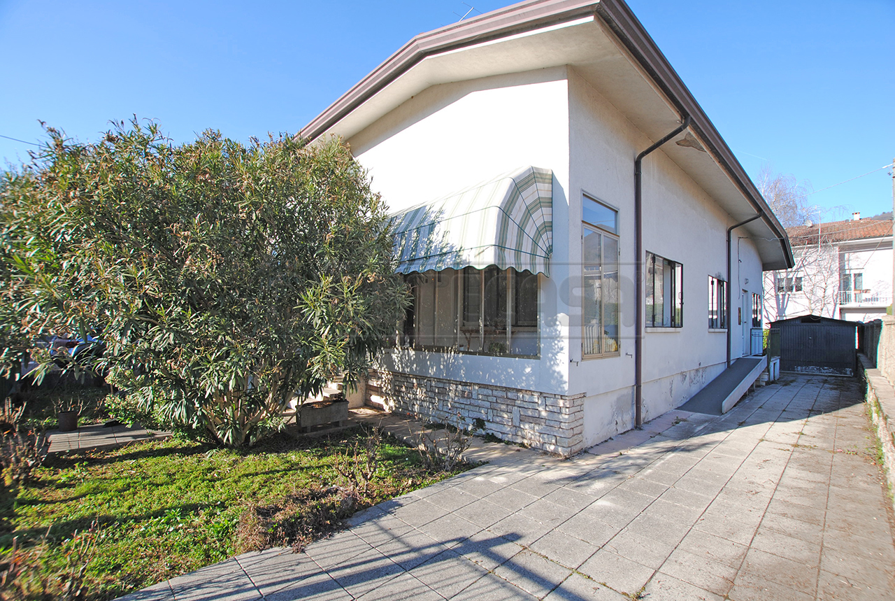 Immagine 1 di Casa indipendente in vendita  in Via San Francesco 6 a Cornedo Vicentino