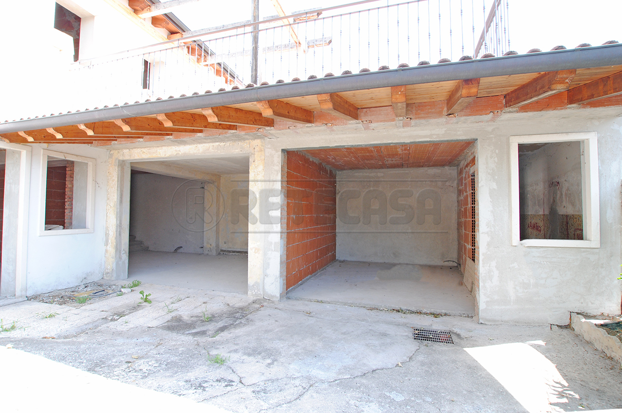 Immagine 12 di Casa indipendente in vendita  in Via C. Battisti 9 a Trissino