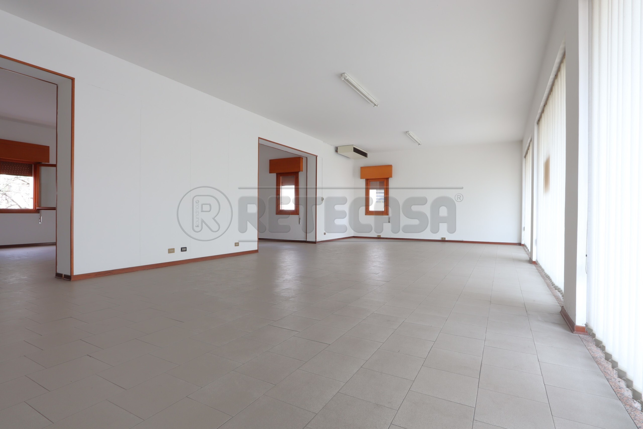 Immagine 2 di Locale commerciale in vendita  in Via S. Quasimodo a Grisignano Di Zocco