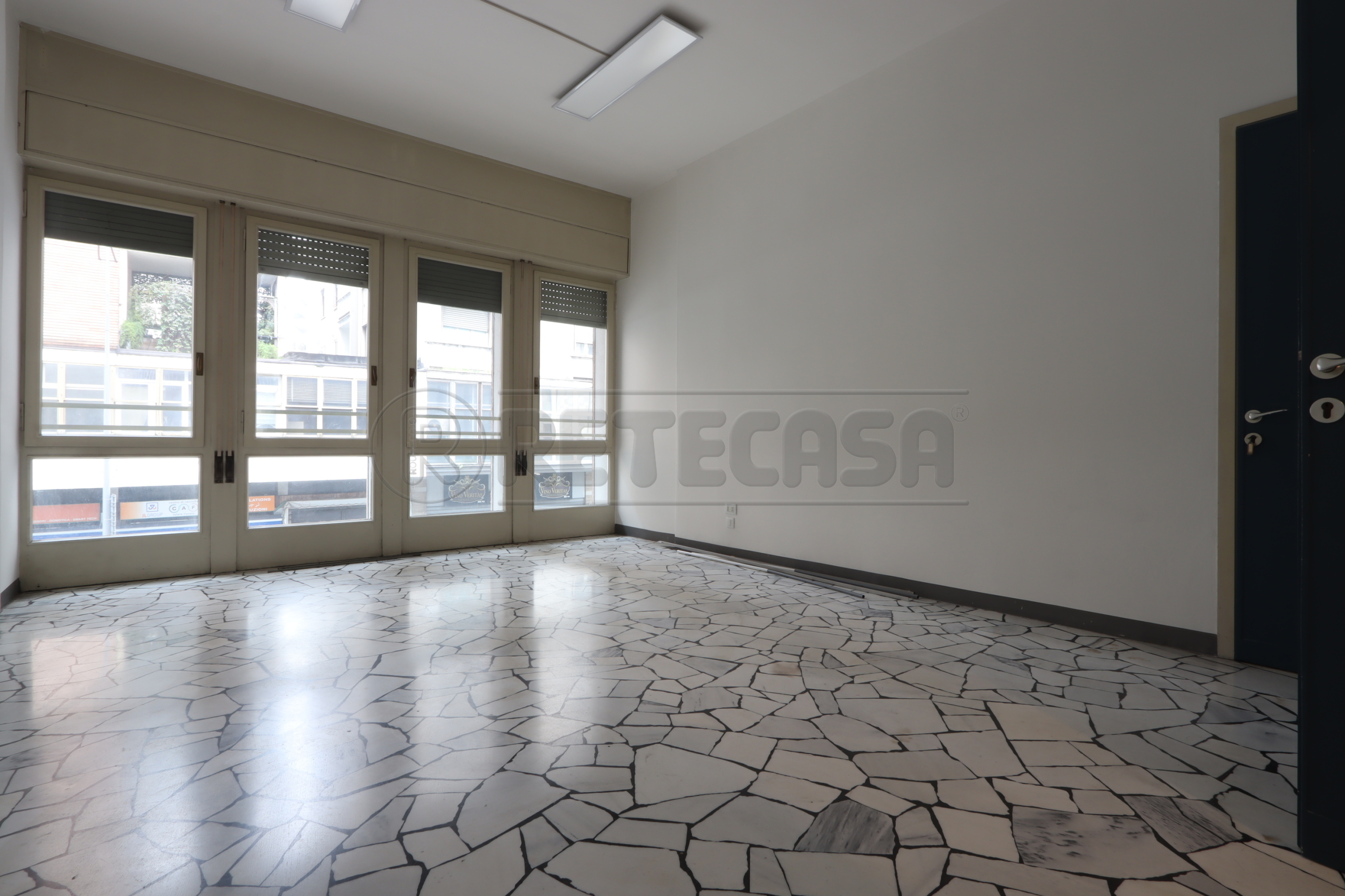 Immagine 25 di Ufficio in affitto  in Viale Milano 56 a Vicenza