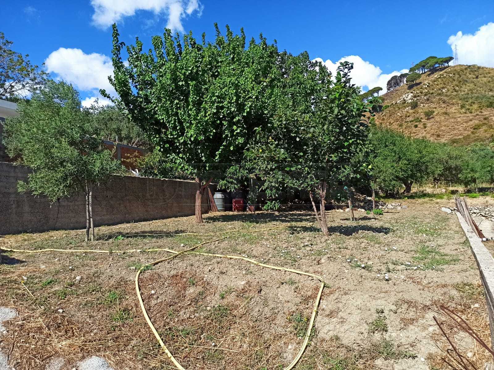 Immagine 18 di Rustico / casale in vendita  in Contrada Sant'Anna 39 a Messina