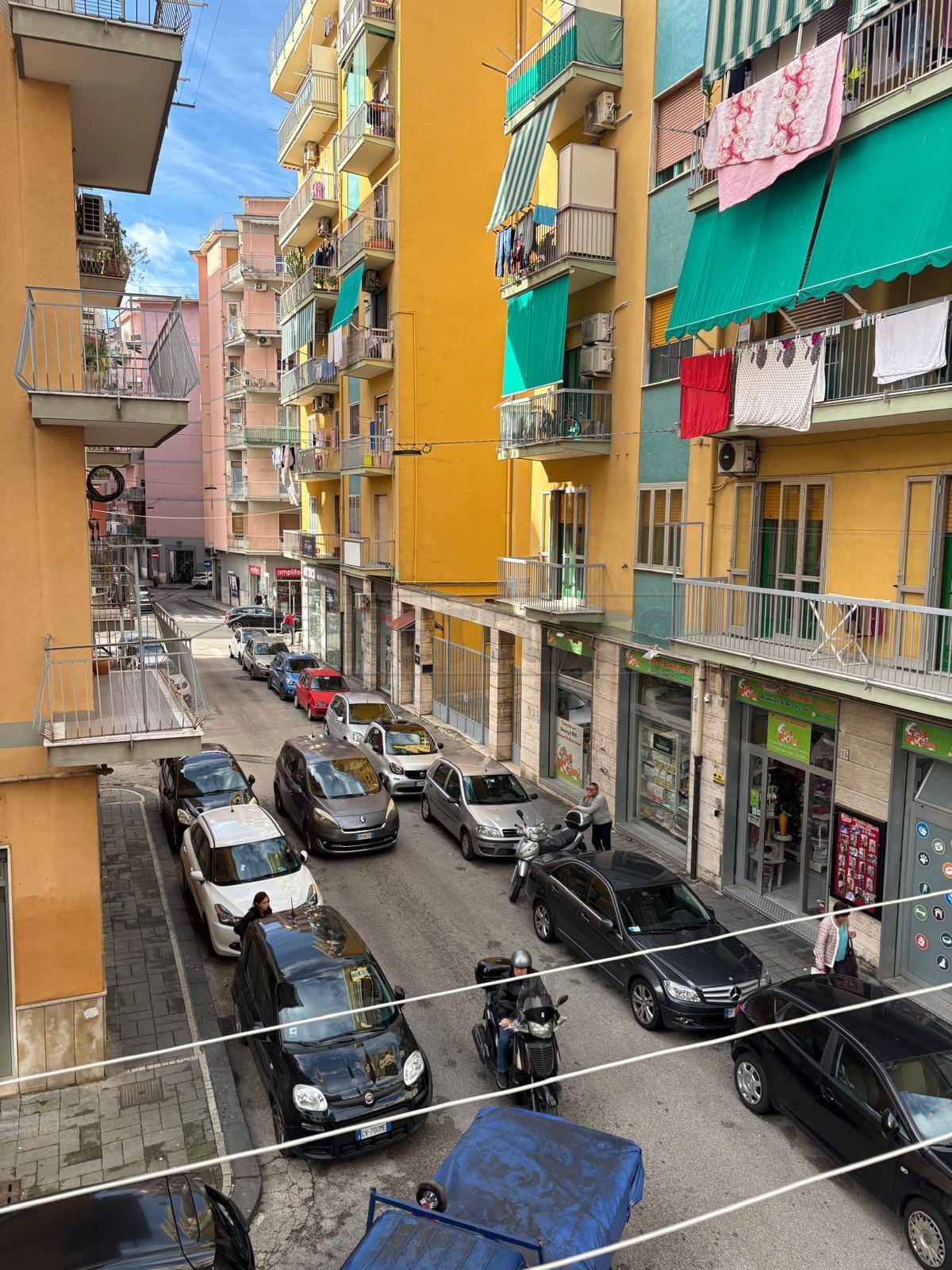 Immagine 12 di Trilocale in vendita  in Via Rocco Cocchia 8 a Salerno