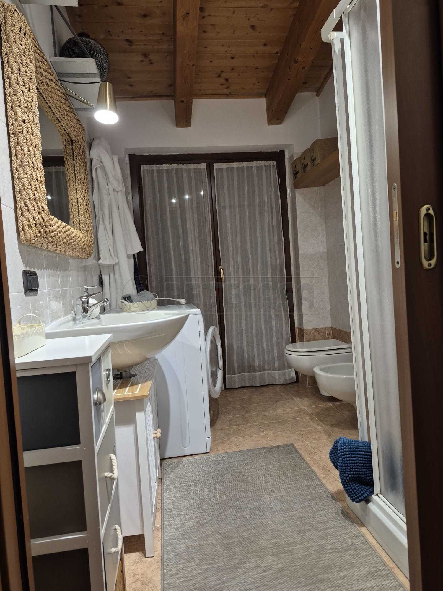 Immagine 17 di Bilocale in affitto  a Azzano San Paolo