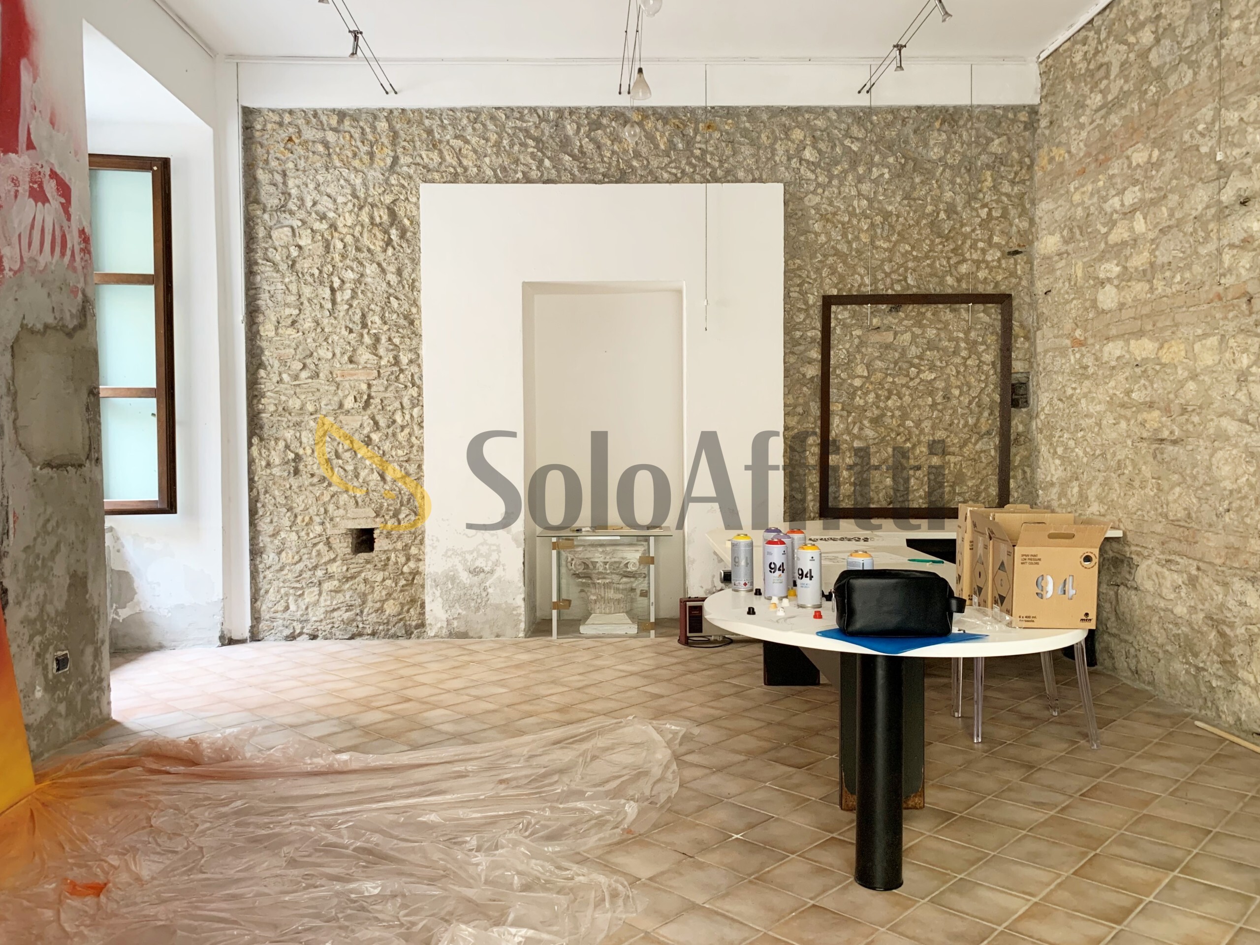 Immagine 2 di Locale commerciale in affitto  a Catanzaro