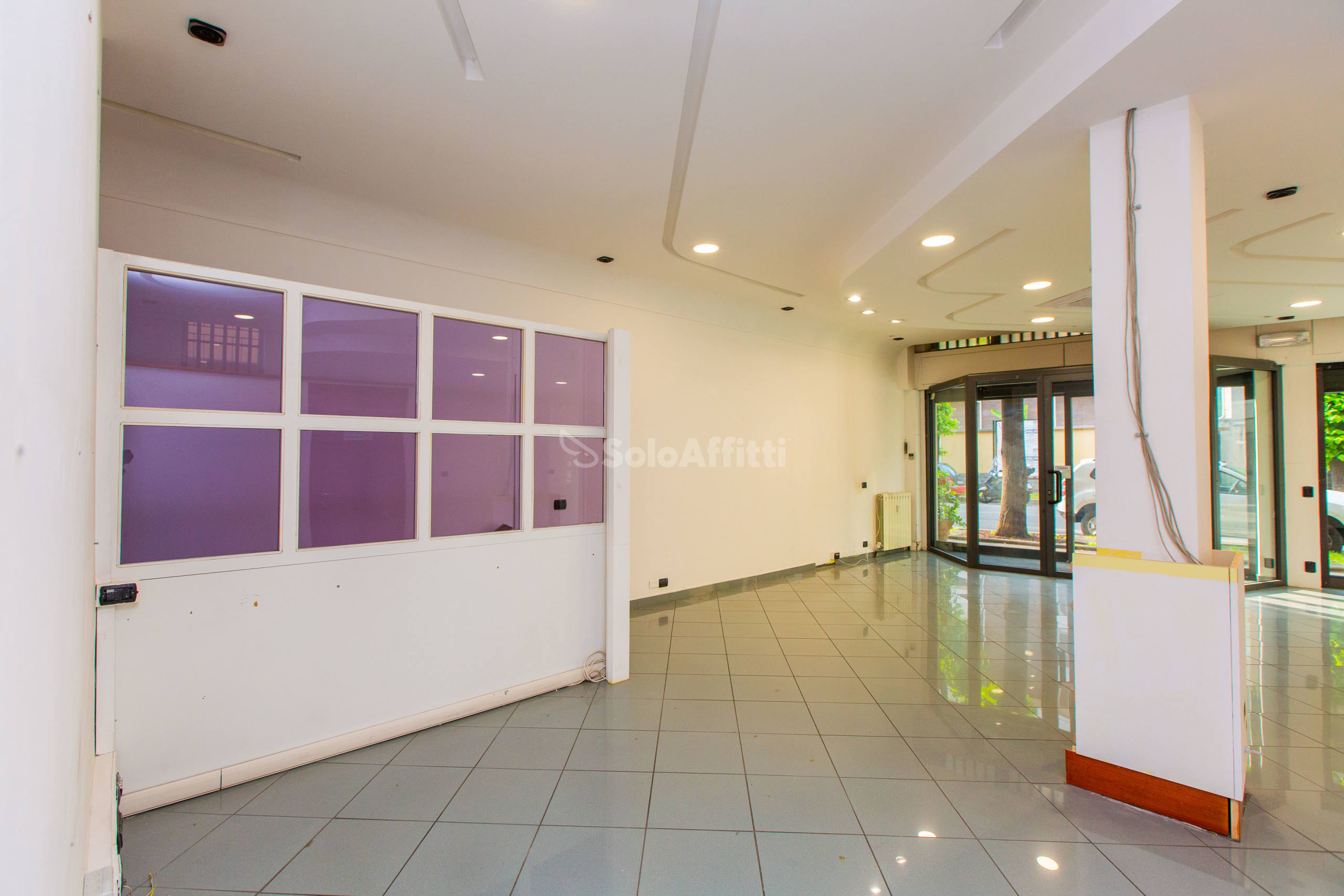 Immagine 5 di Locale commerciale in affitto  in Viale Lombardia 14 a Busto Arsizio