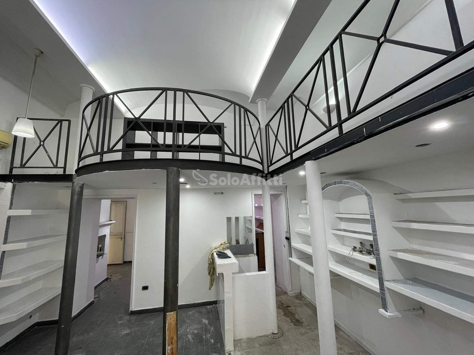 Immagine 5 di Locale commerciale in affitto  in Via Fulvio Renella a Caserta