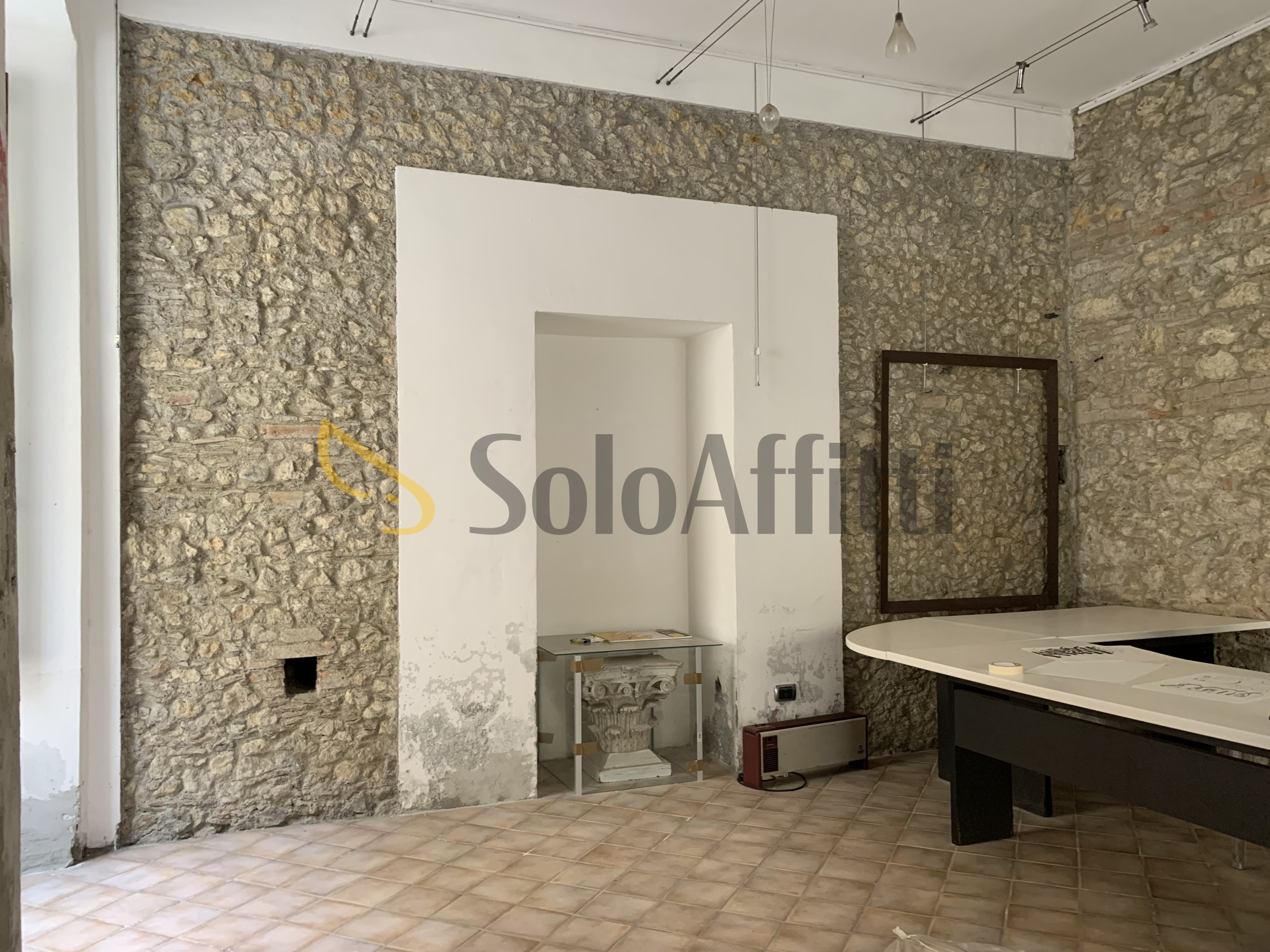 Immagine 3 di Locale commerciale in affitto  a Catanzaro