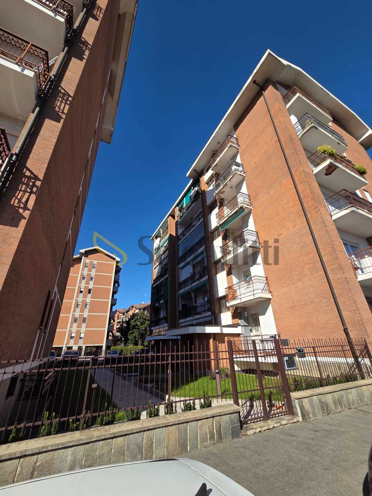 Immagine 3 di Quadrilocale in affitto  in Via Fratelli Fornaca a Torino