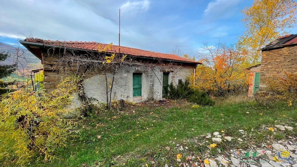 Immagine 45 di Rustico / casale in vendita  in pessola casa gasparone 81 a Varsi
