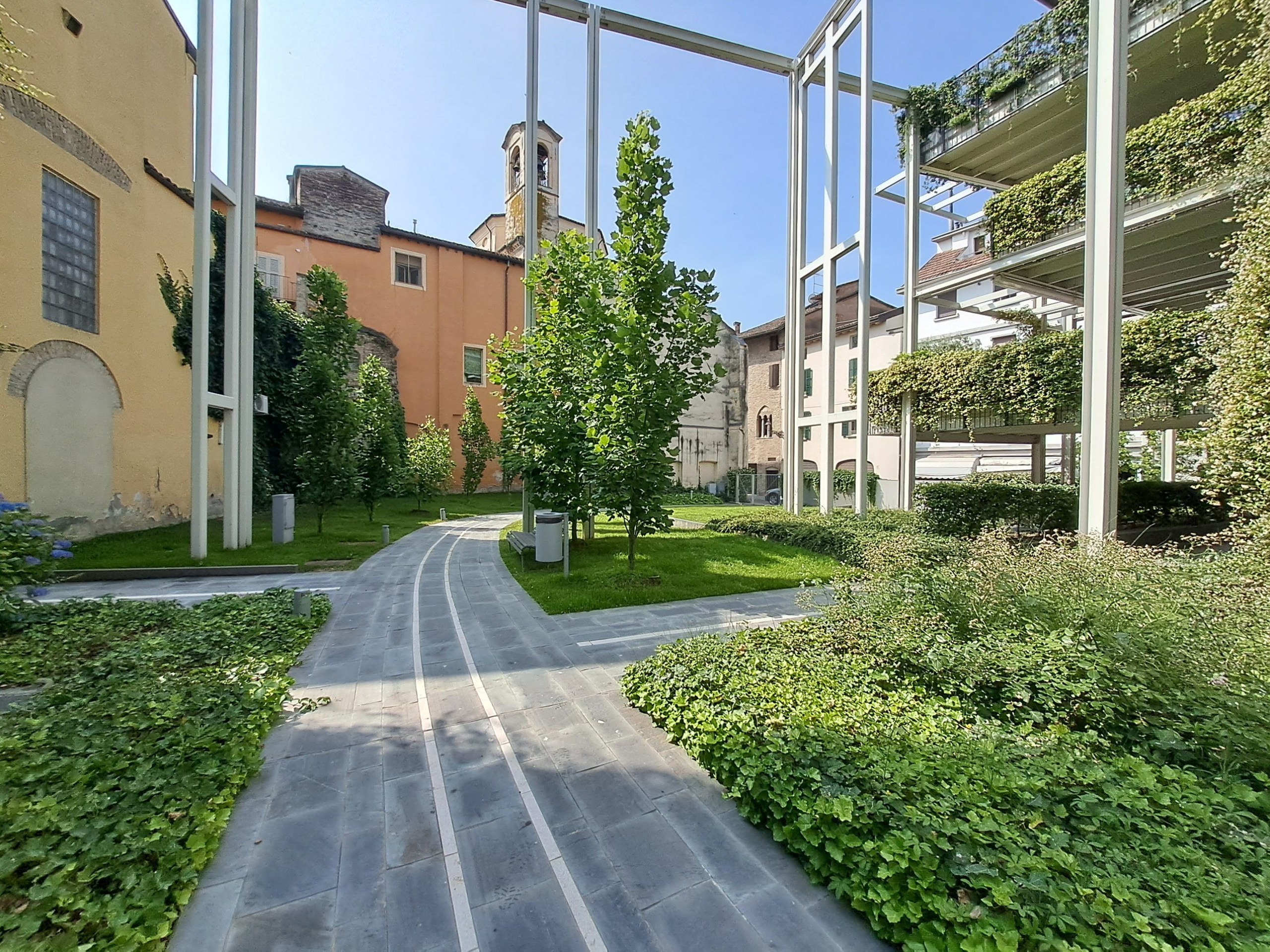 Immagine 35 di Trilocale in vendita  in Borgo delle Grazie 3 a Parma